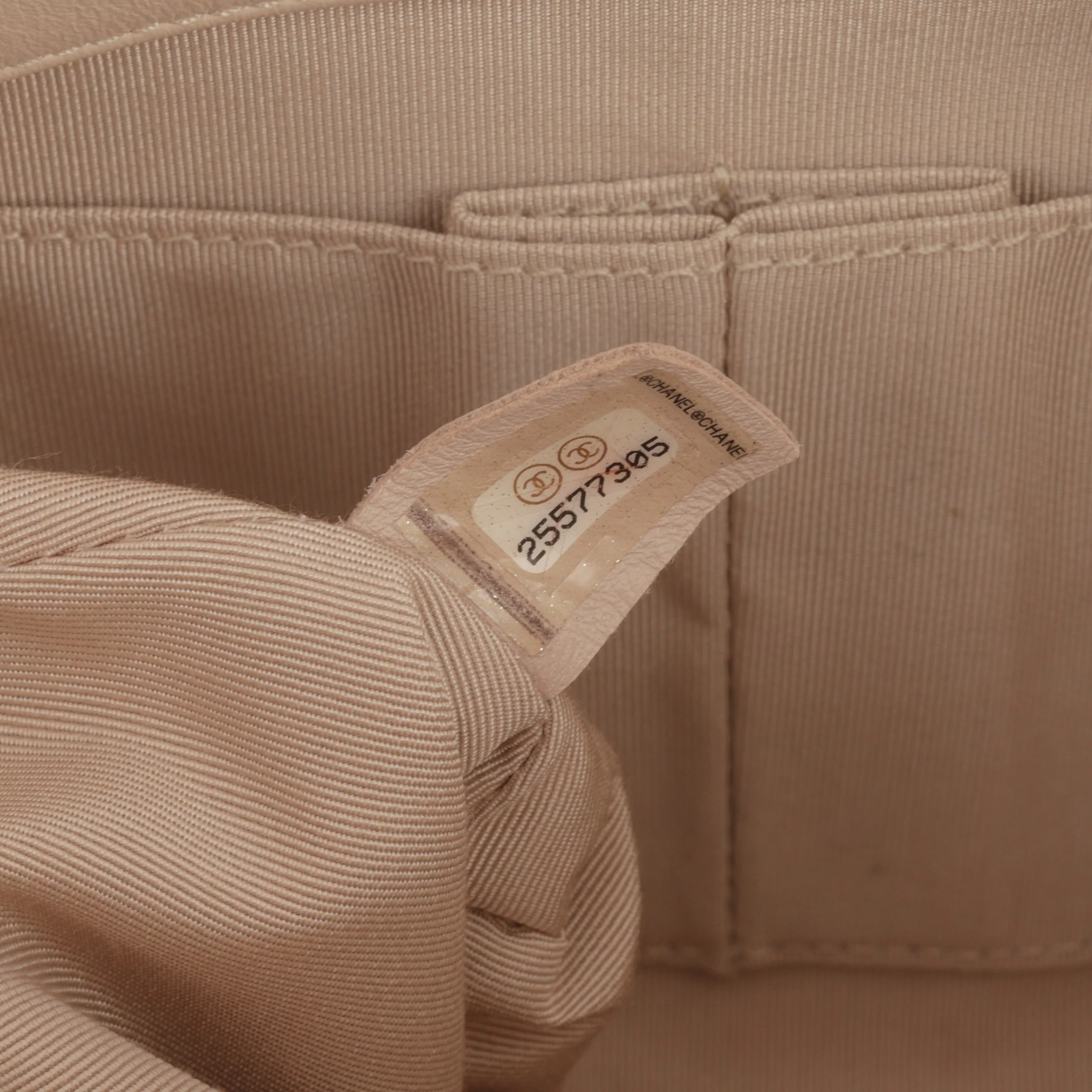 Chanel Small Chic Shopping Tote - Beige Chevron Calfskin | Champagne Gold Hardware - Image 6