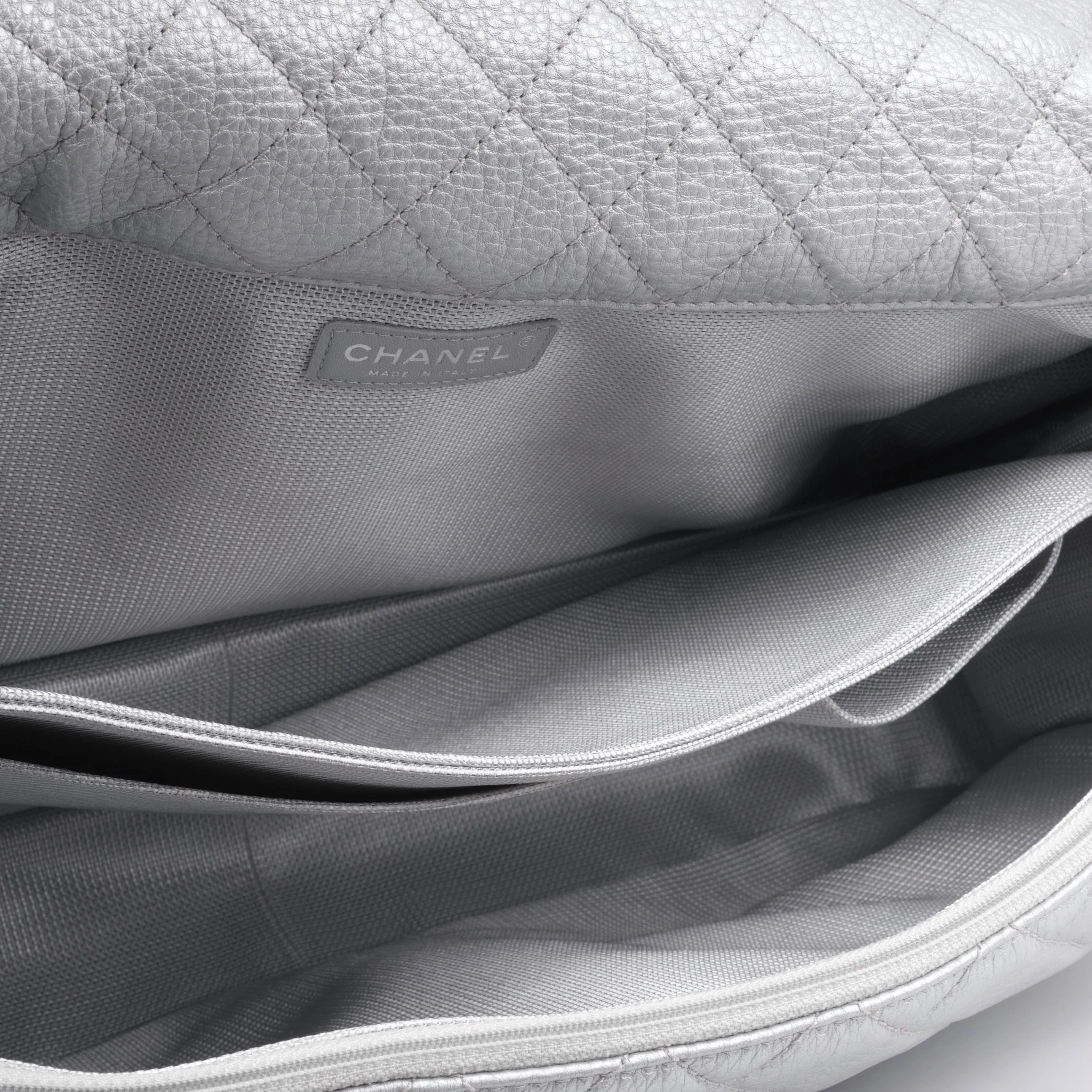 Chanel XXL Airline Flap - Silver Calfskin | Ruthenium Hardware - Image 4
