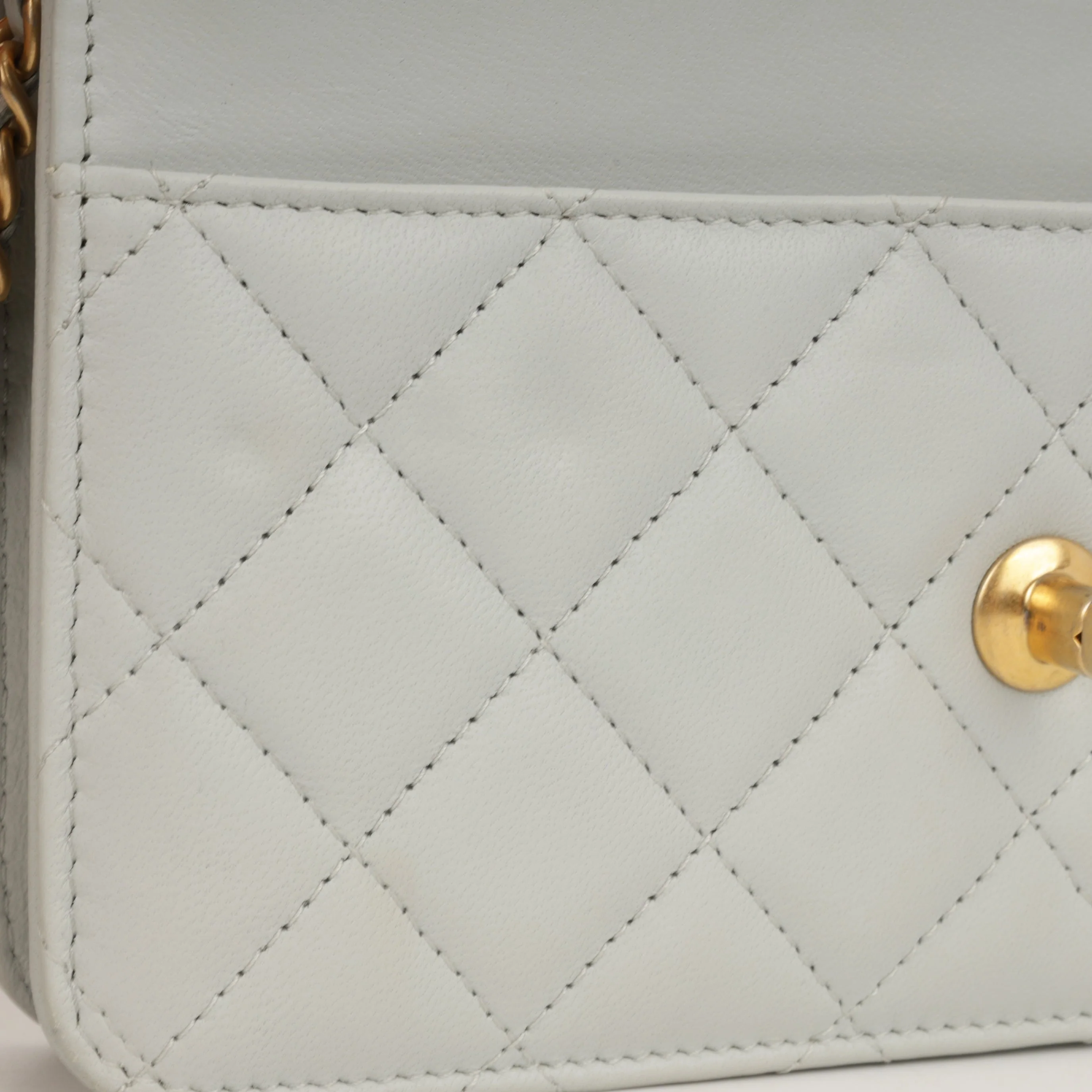 Chanel Pearl Crush Wallet On Chain - Grey Lambskin | Gold Hardware - Image 6
