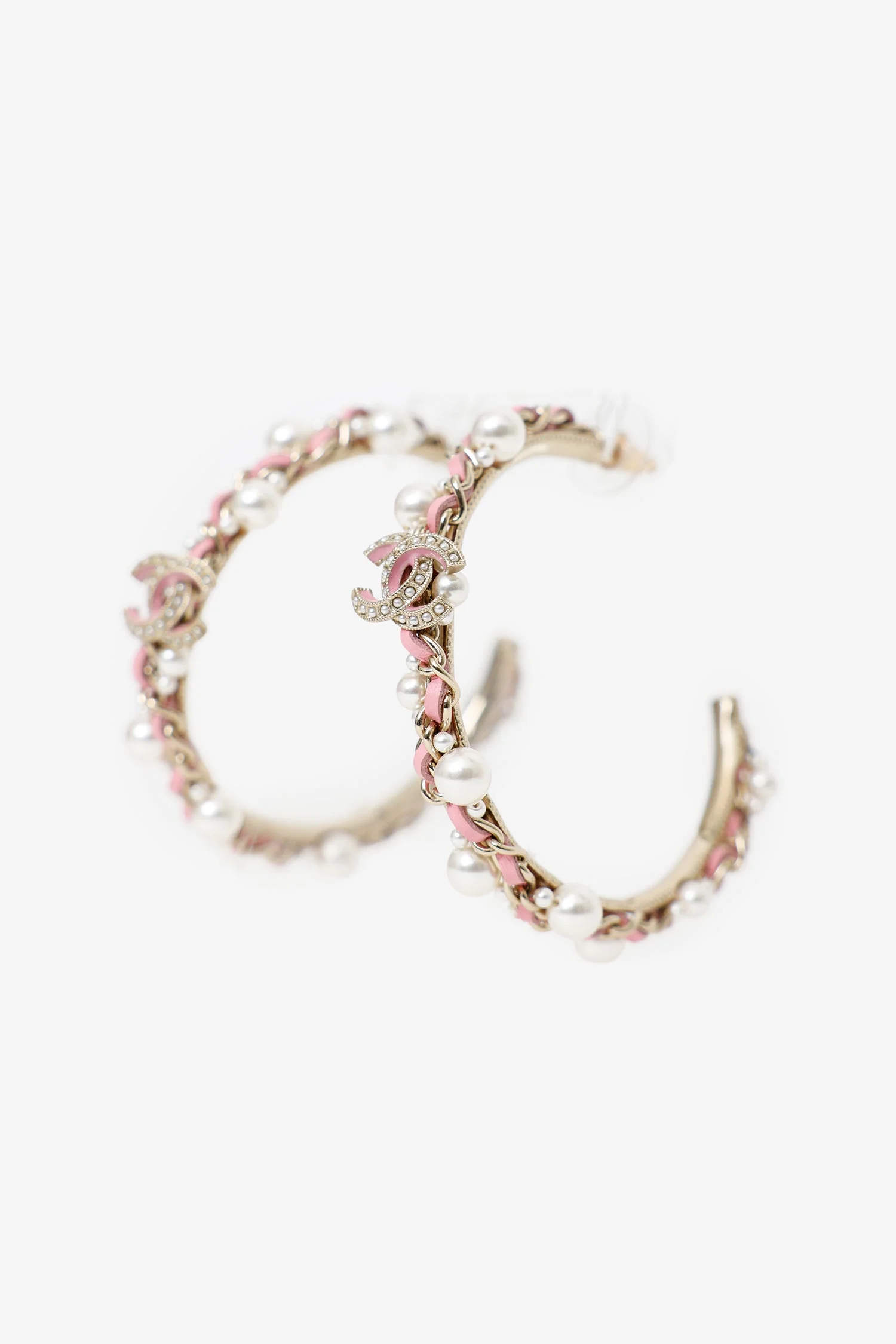 Chanel Silver Tone Pink Leather Chain CC Pearl Hoop Earrings - Image 2