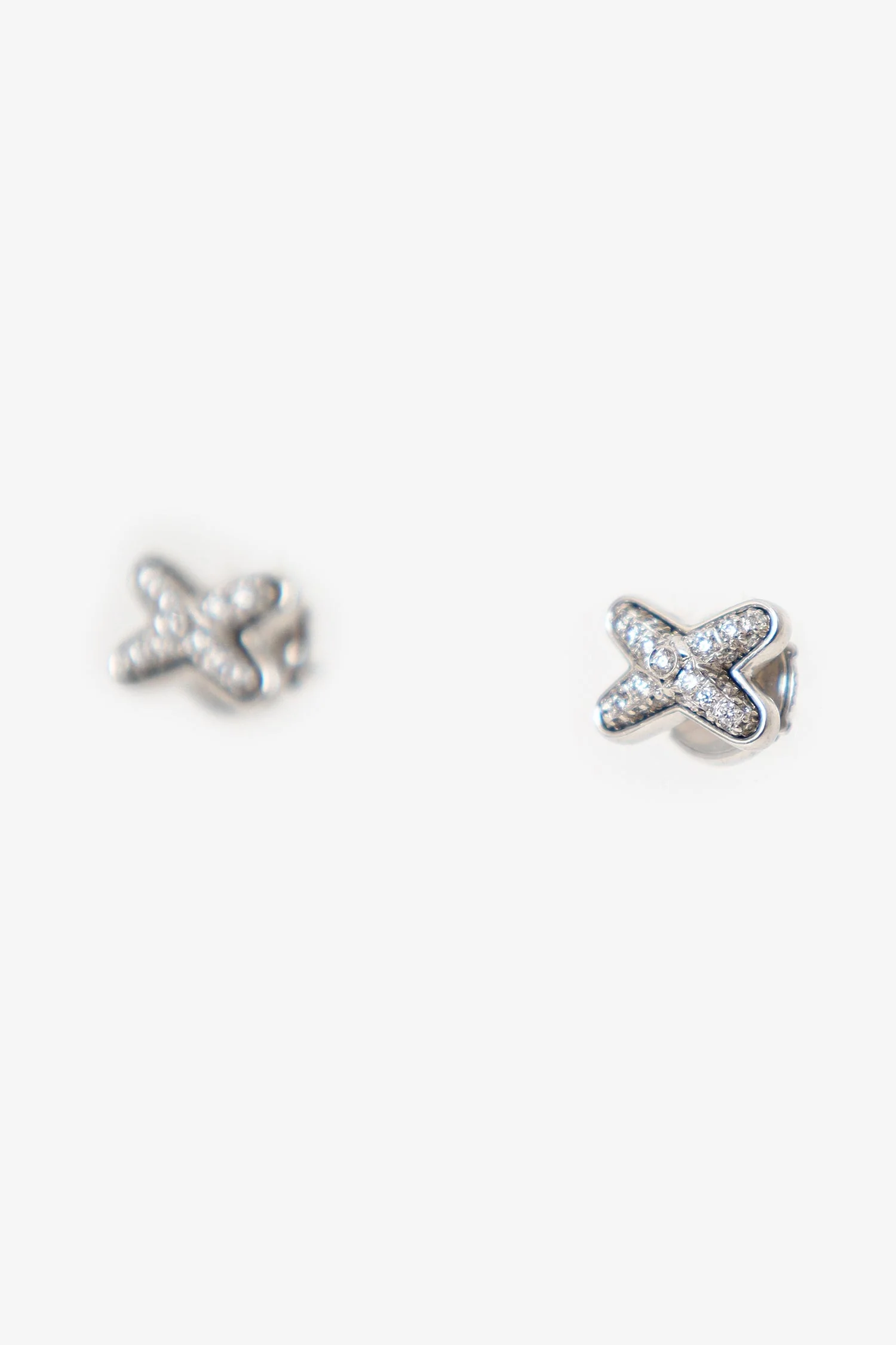 Chaumet White Gold Diamond Pavé Jeux de Liens Earrings - Image 2