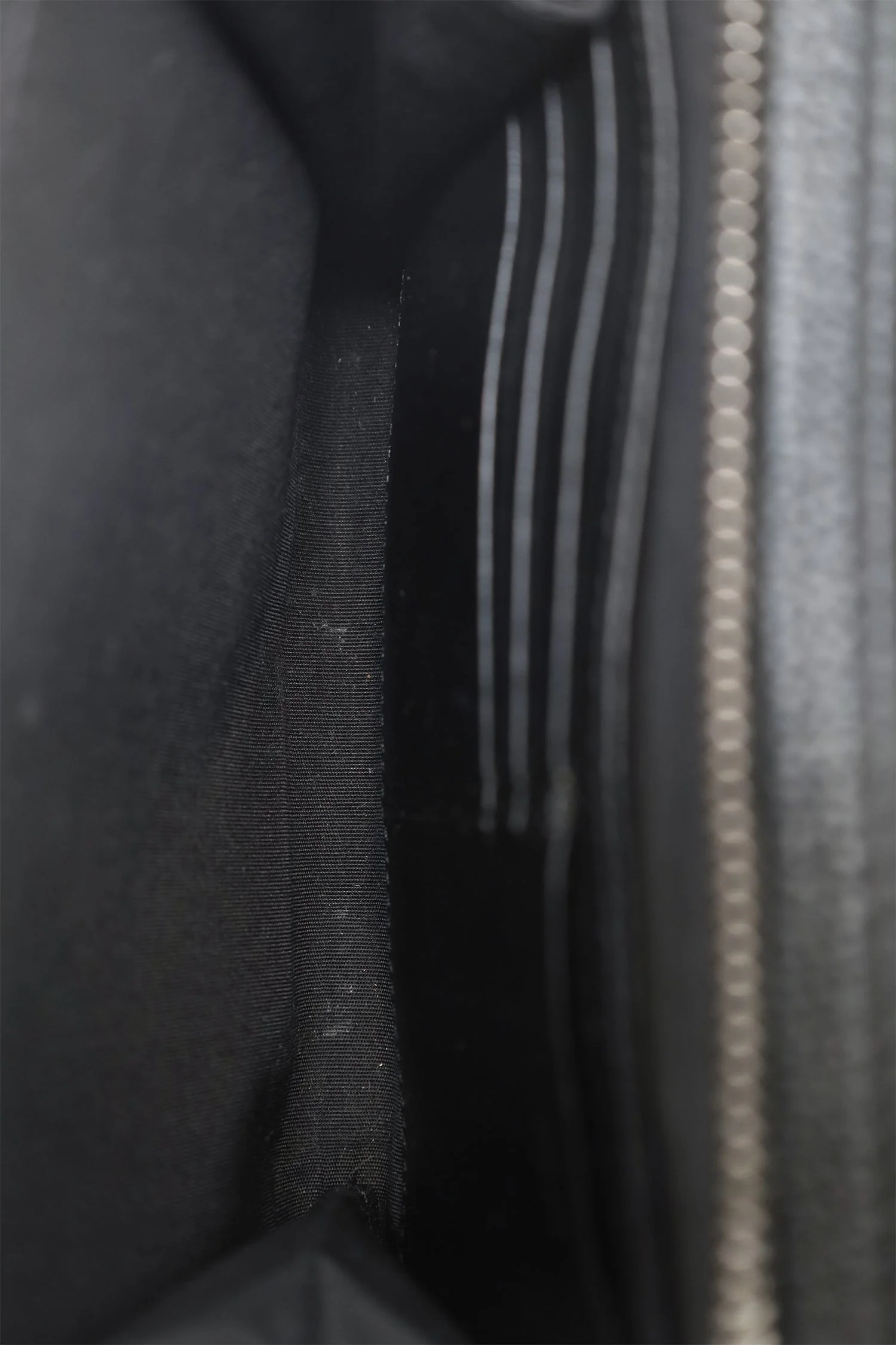 Christian Dior 2019 Black Grained Calfskin Double Zip Crossbody - Image 9