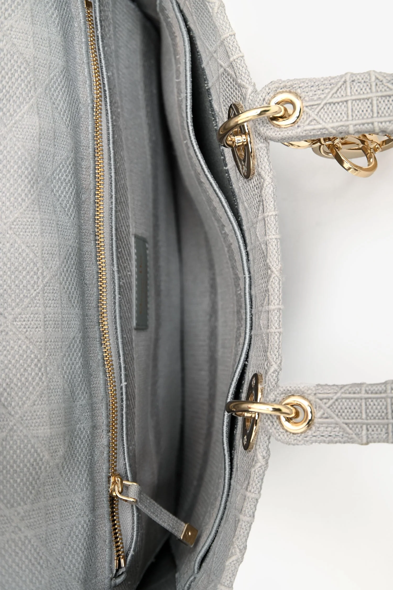 Christian Dior 2020 Grey Cannage Embroidered Canvas Large Lady D-Lite With Strap - Image 6