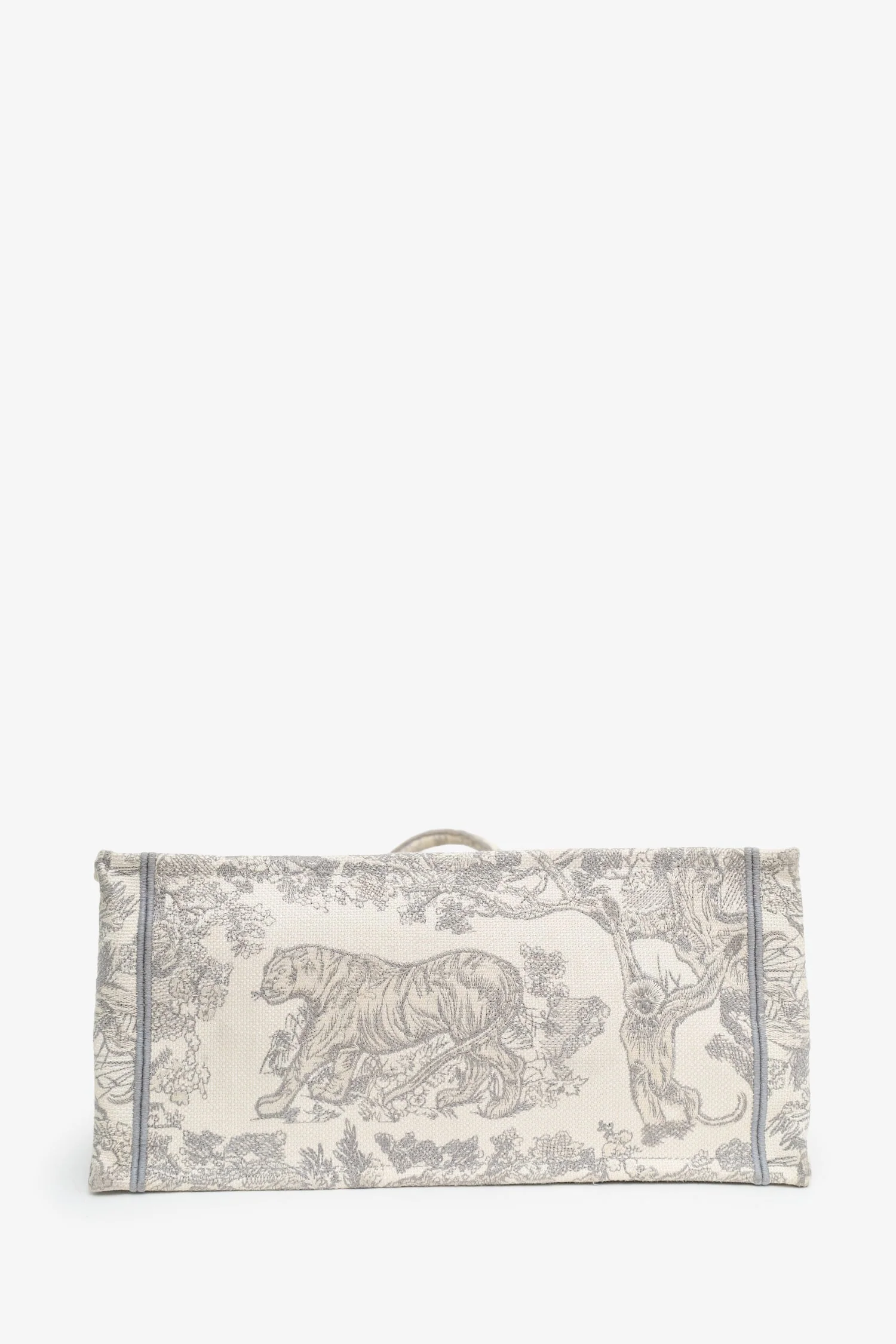 Christian Dior 2021 Grey Canvas Toile de Jouy Embroidered Medium Book Tote - Image 5