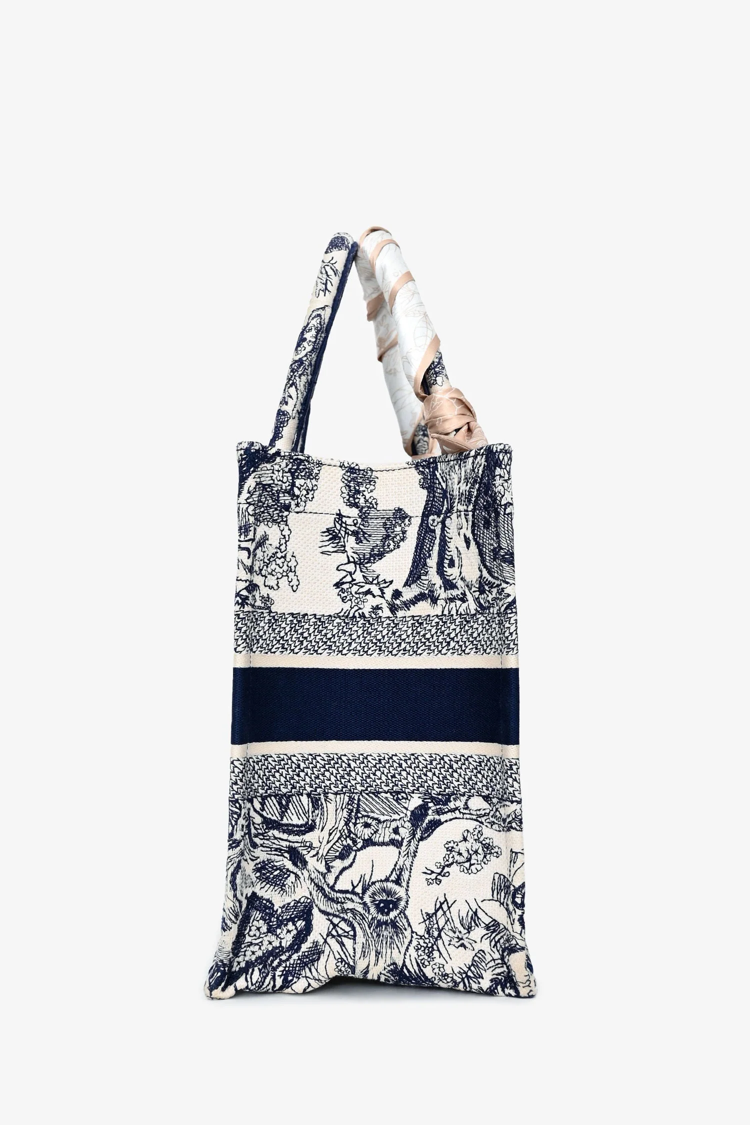Christian Dior 2021 Navy/White Toile de Jouy Embroidered Medium Book Tote - Image 3