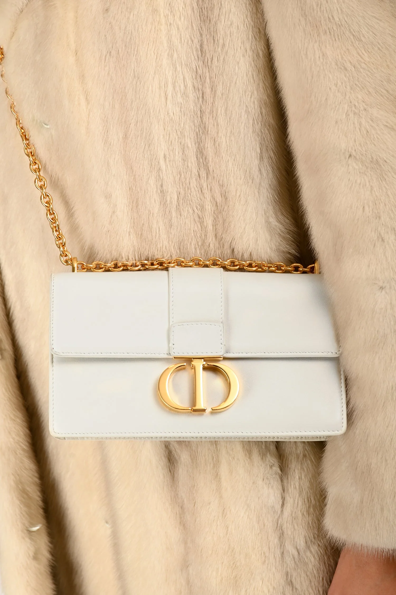 Christian Dior White Leather '30 Montaigne East-West' Crossbody Bag with Chain - Image 9