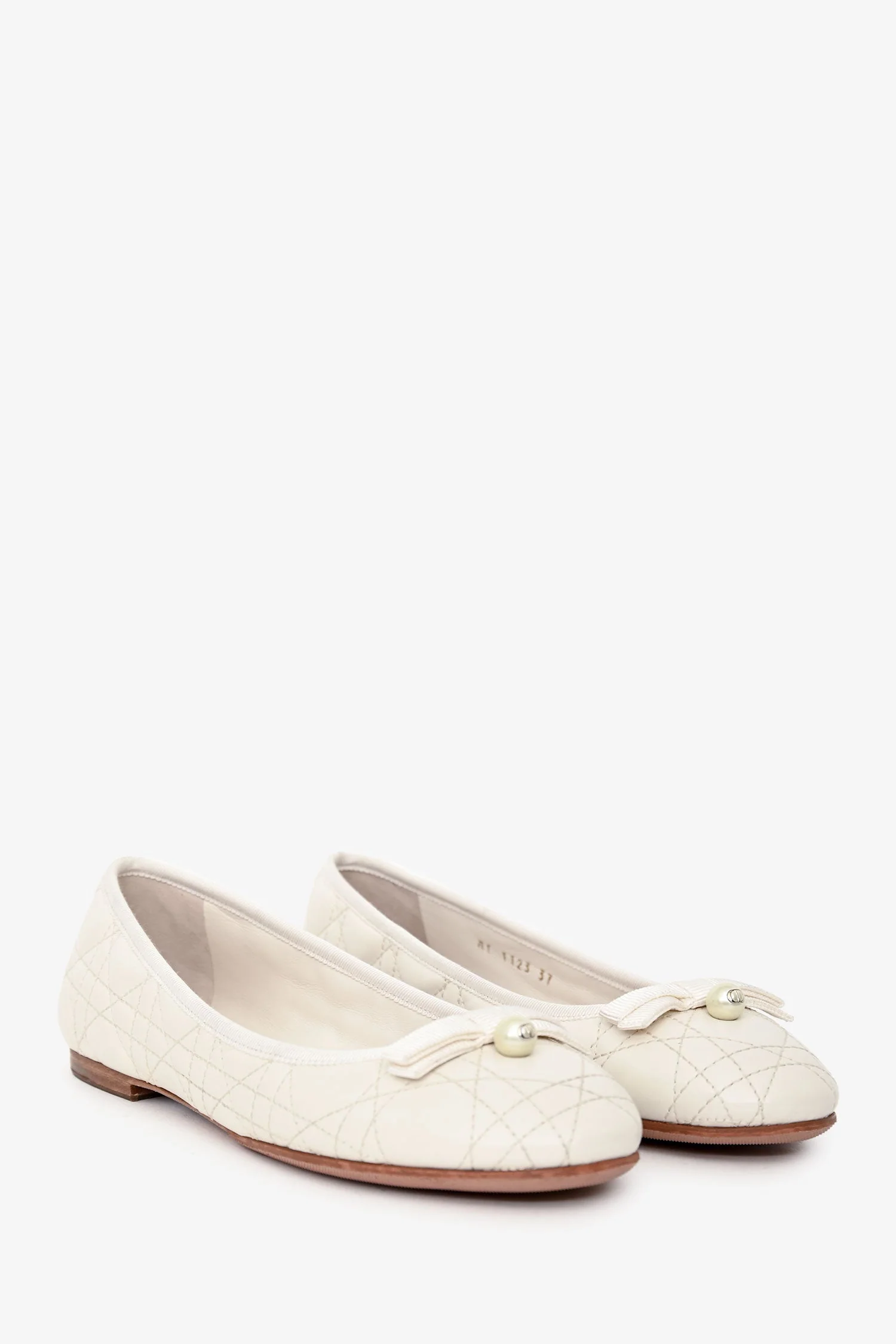 Christian Dior White Leather Cannage Pearl Bow Ballet Flats Size 37 - Image 2