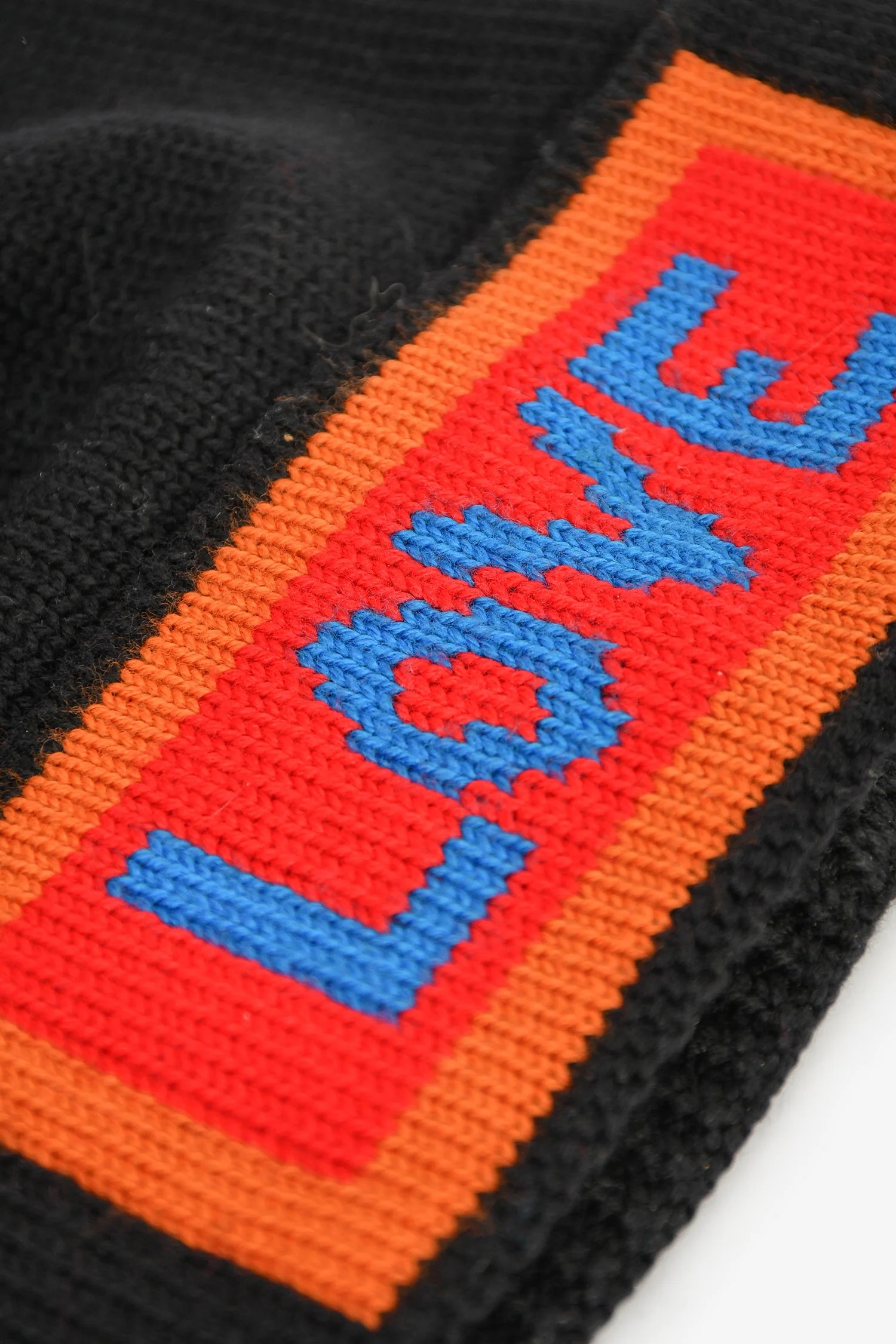 Fendi Black Wool Knit 'LOVE' Beanie - Image 2
