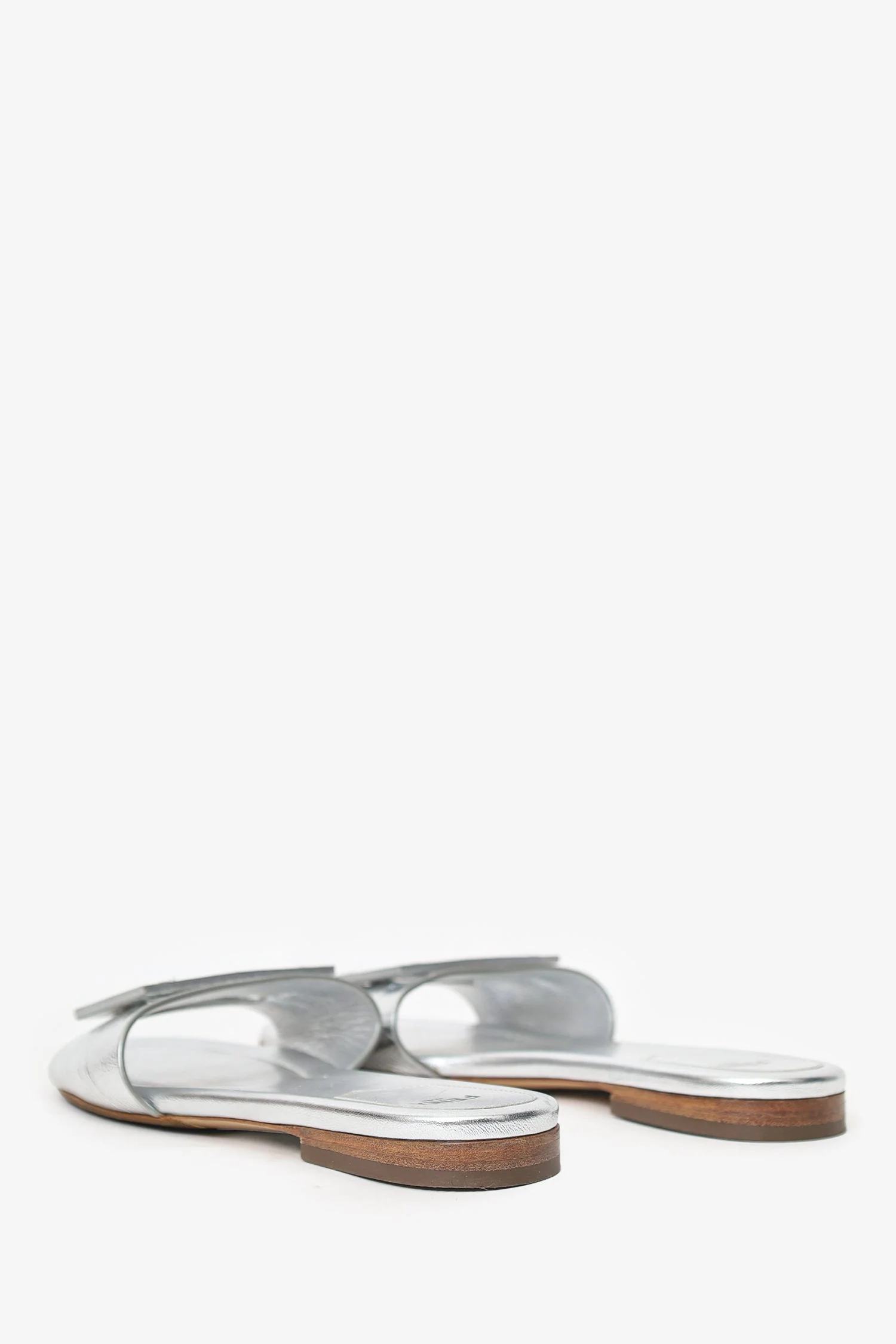 Fendi Silver Metallic Leather Baguette Slide Sandal Size 37 - Image 4