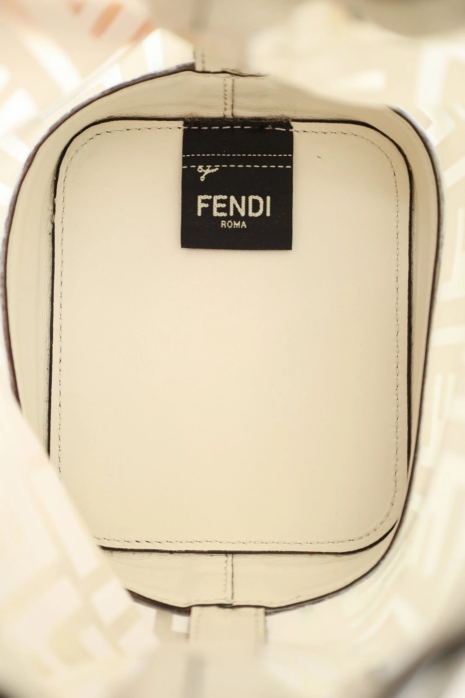 Fendi White Zucca Print Vinyl/Leather Mon Tresor Mini Bucket Bag - Image 7