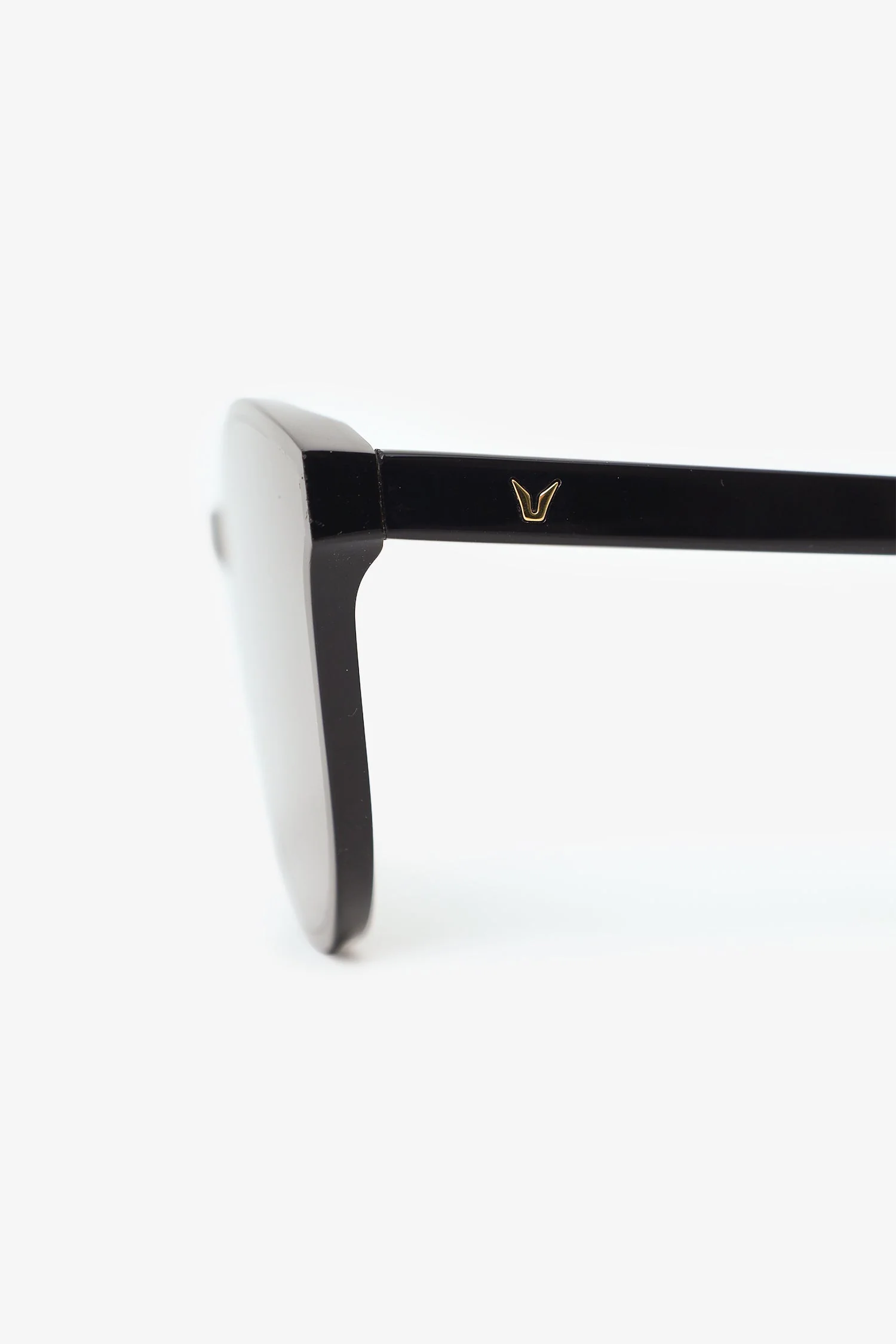 Gentle Monster Black Peter 01 Sunglasses - Image 4