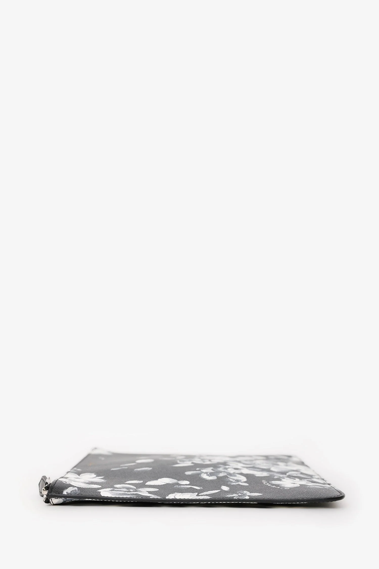 Givenchy Black/White Coated Canvas Floral Pouch - Image 4