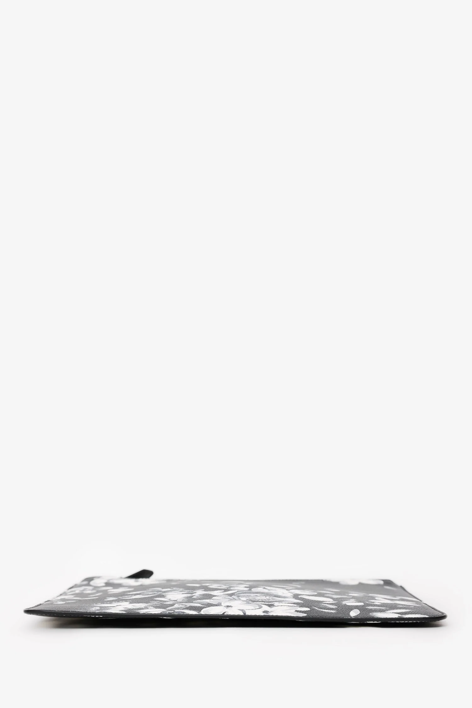 Givenchy Black/White Coated Canvas Floral Pouch - Image 5