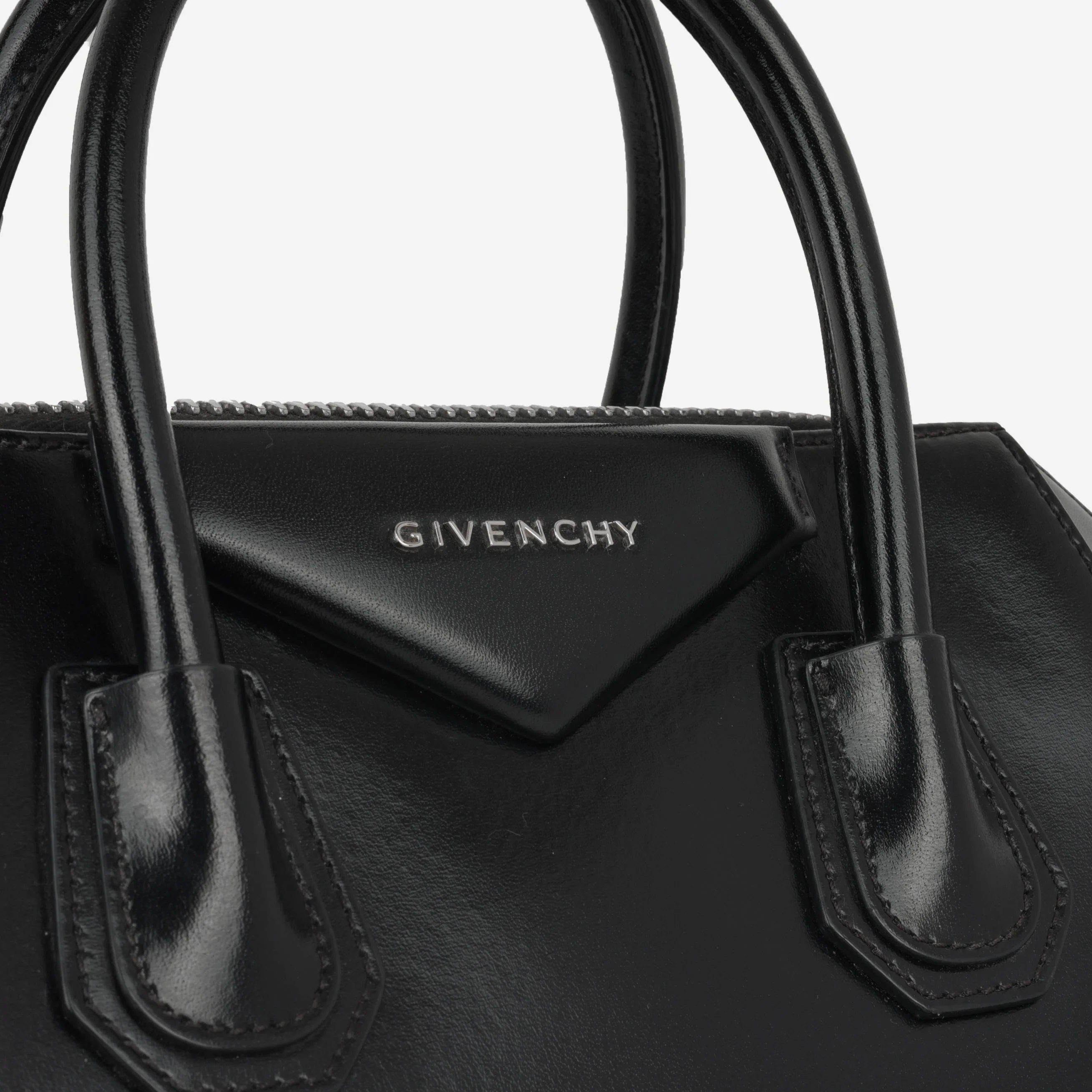 Givenchy Givenchy Medium Antigona - Black Calfskin | Silver Hardware - Image 10