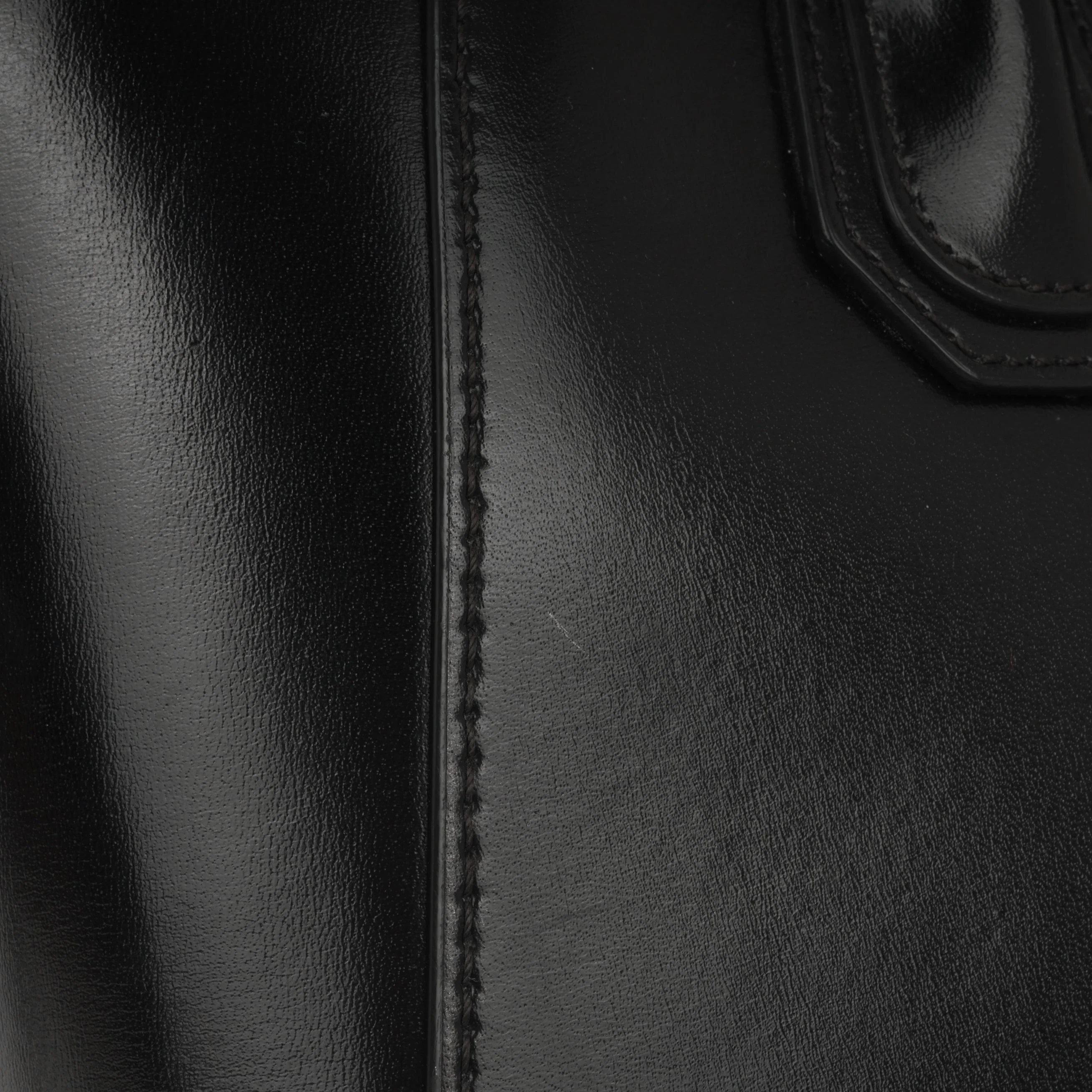 Givenchy Givenchy Medium Antigona - Black Calfskin | Silver Hardware - Image 7