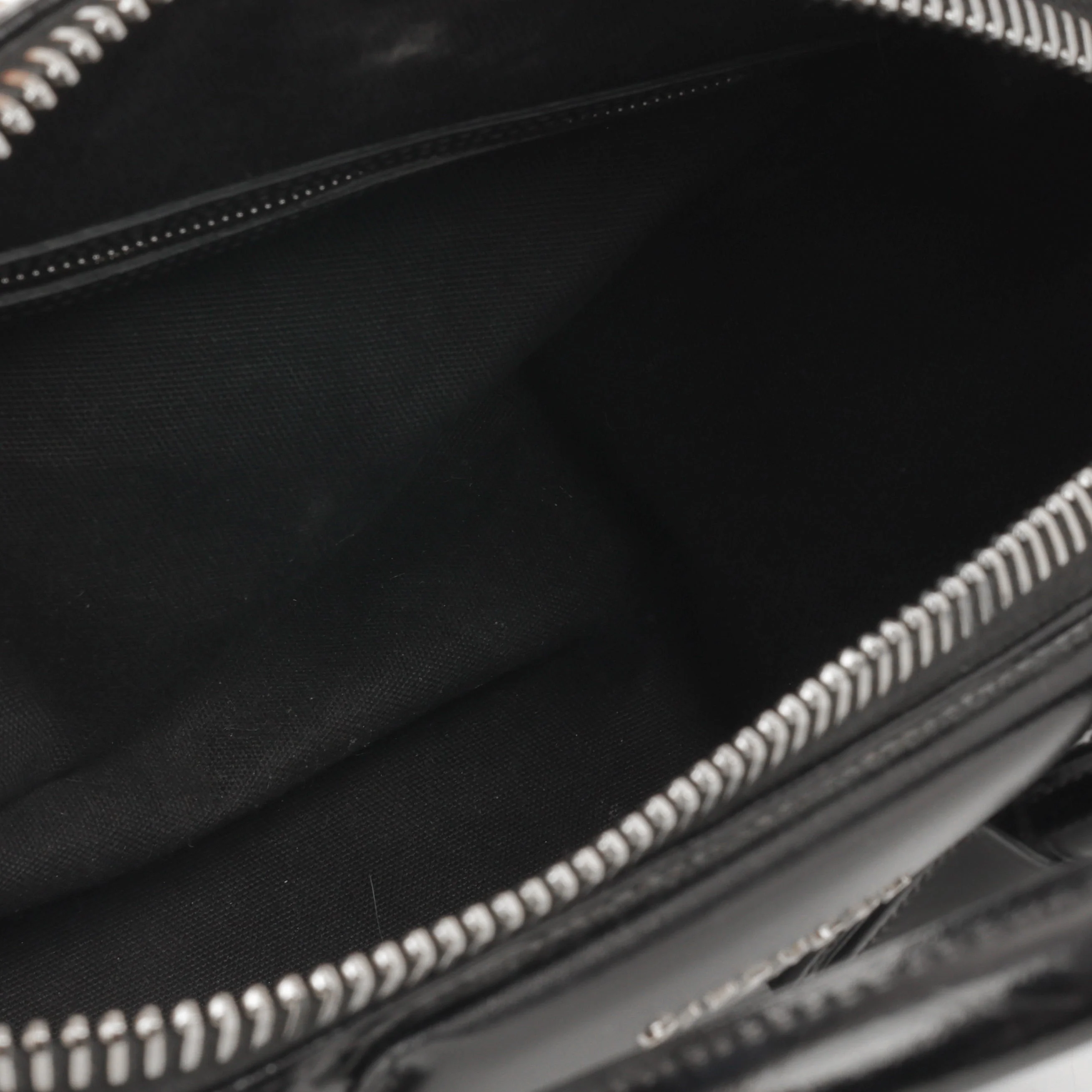 Givenchy Givenchy Medium Antigona - Black Calfskin | Silver Hardware - Image 9