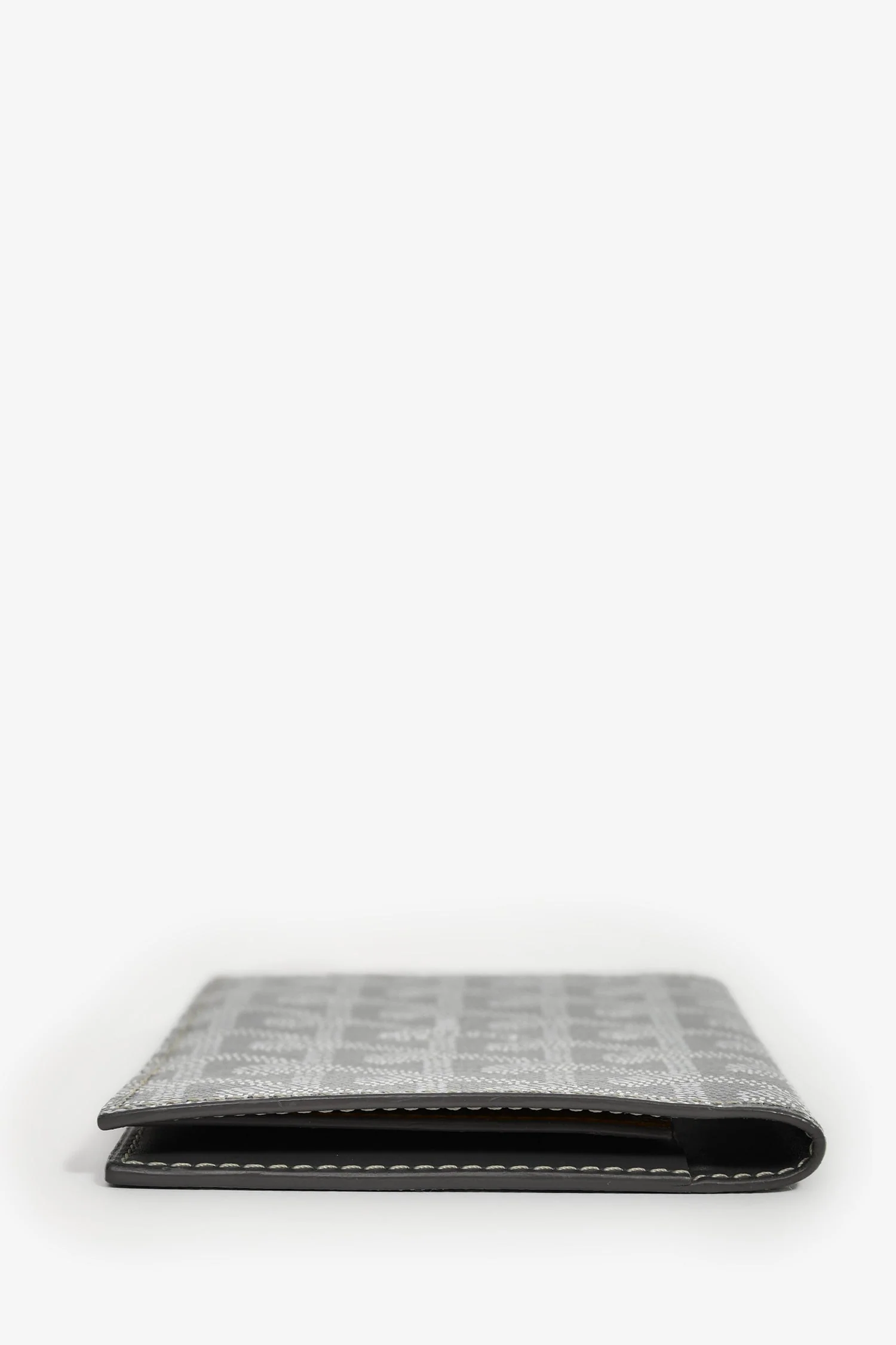 Goyard Grey Goyardine Leather Grenelle Passport Holder - Image 4