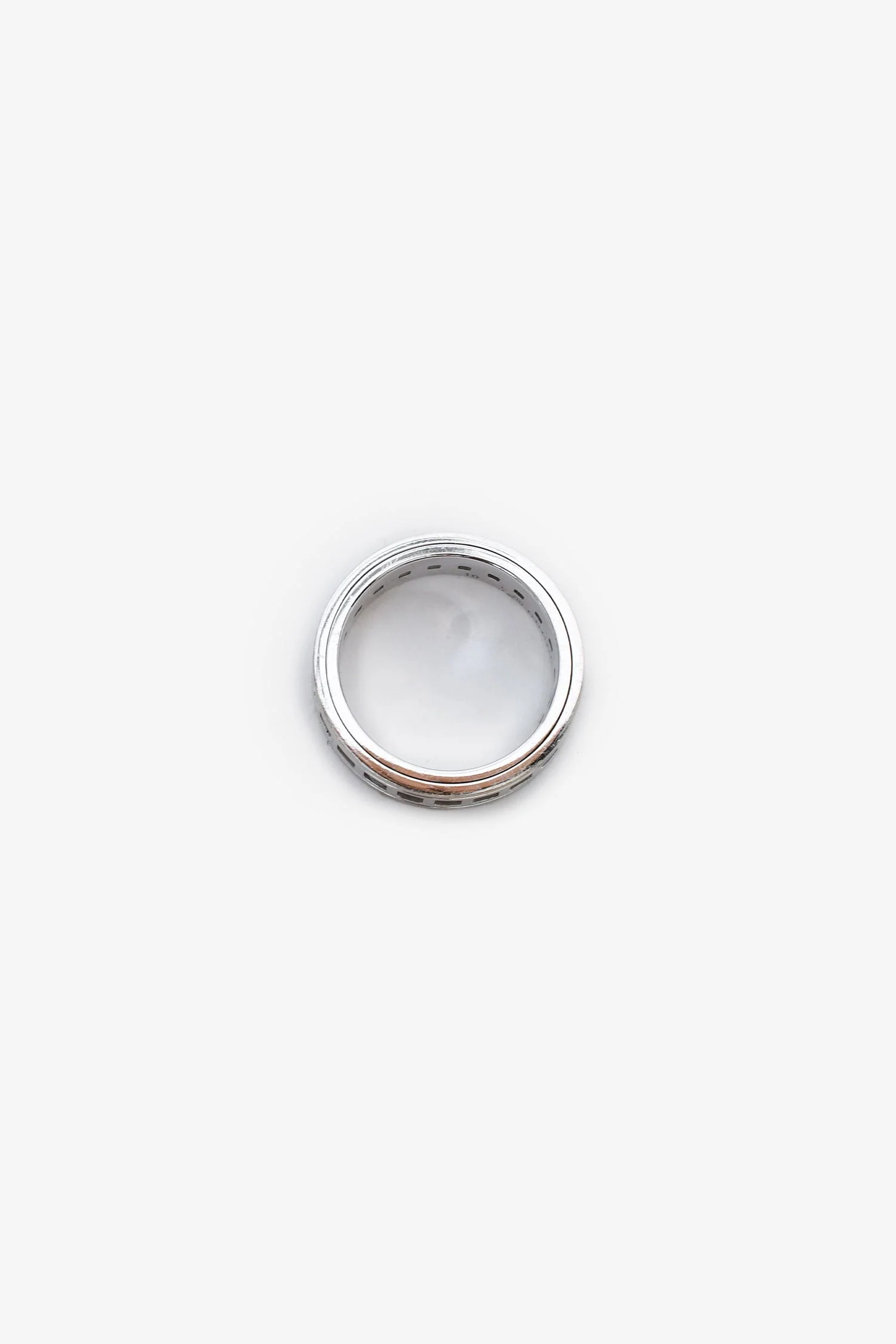 Gucci 18K White Gold Spinning Scroll Ring Size 5 - Image 3