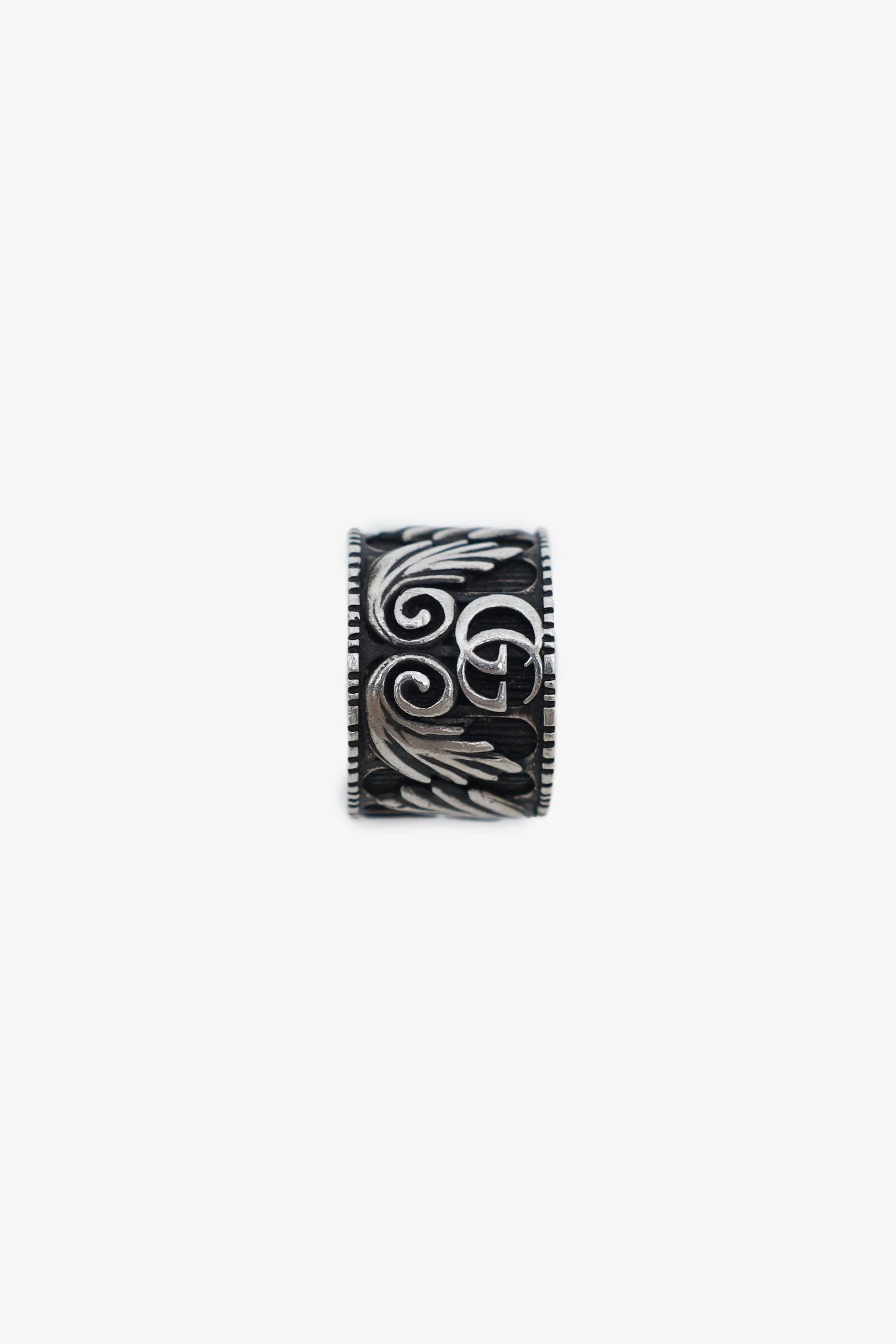 Gucci Aged Sterling Silver GG Marmont Wing Ring - Image 4