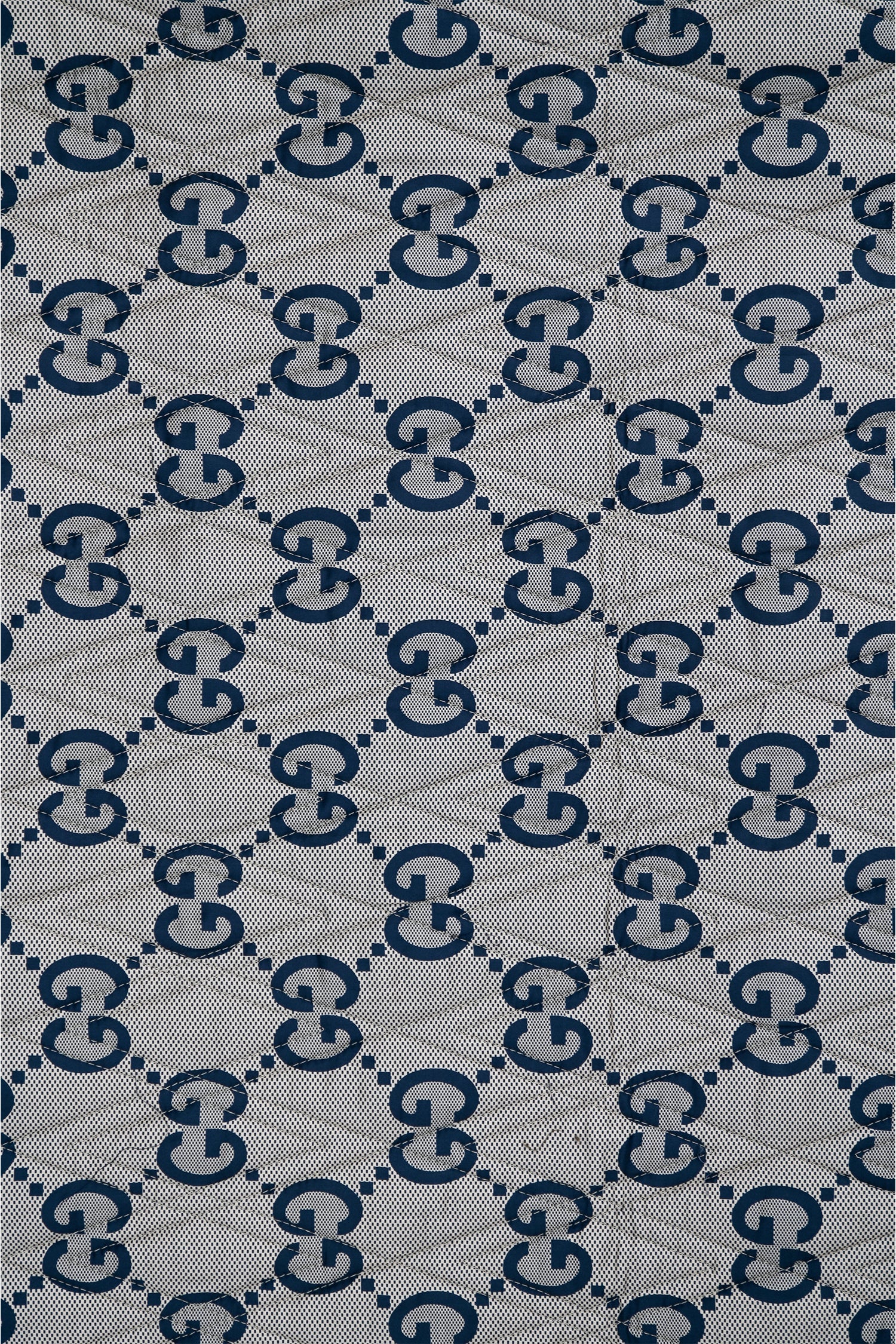 Gucci Beige/Blue Double-Sided GG Quilted Cotton Blanket - Image 3
