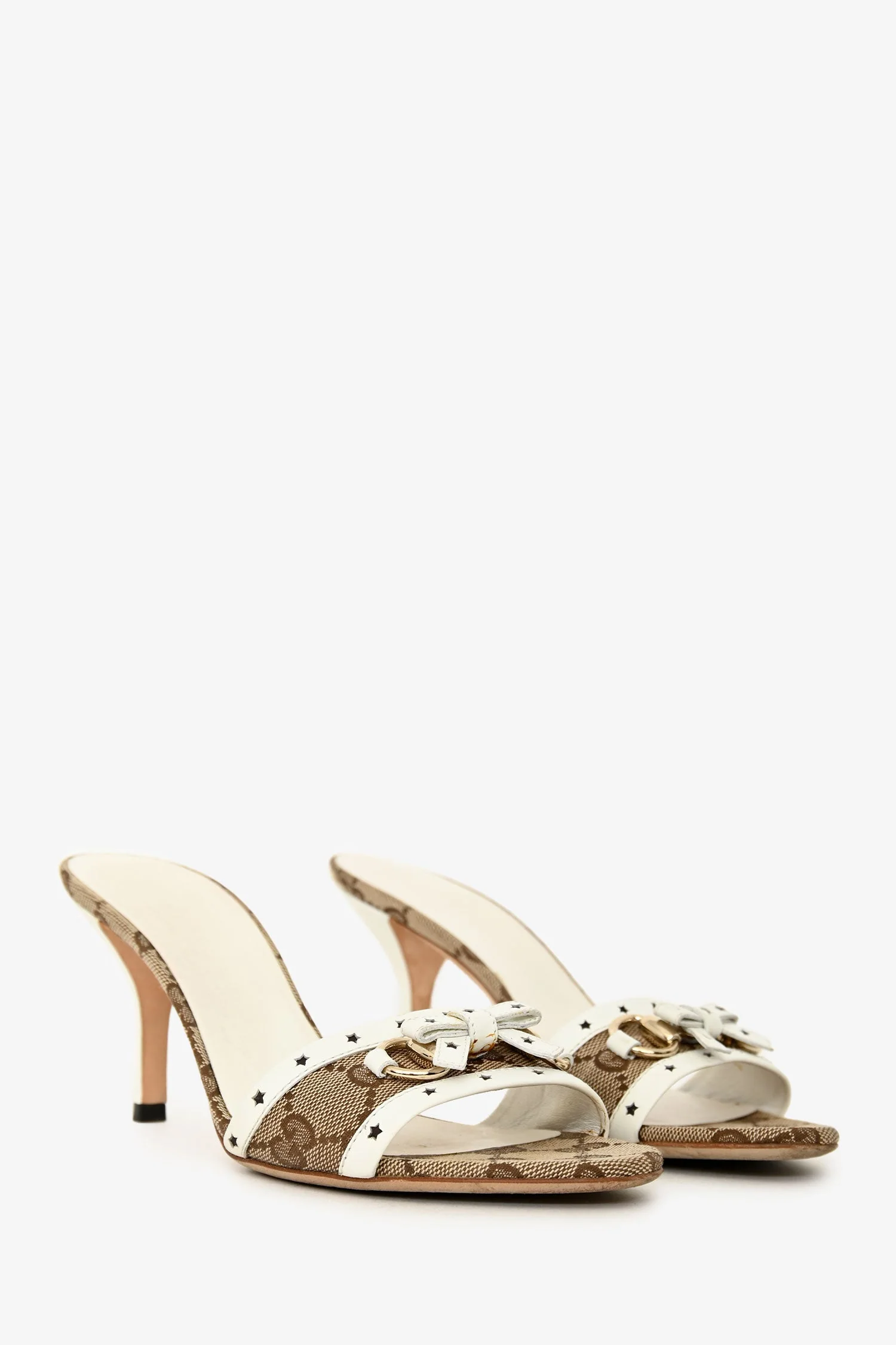 Gucci Beige GG Supreme Canvas White Leather Bow Heels Size 36.5 - Image 2