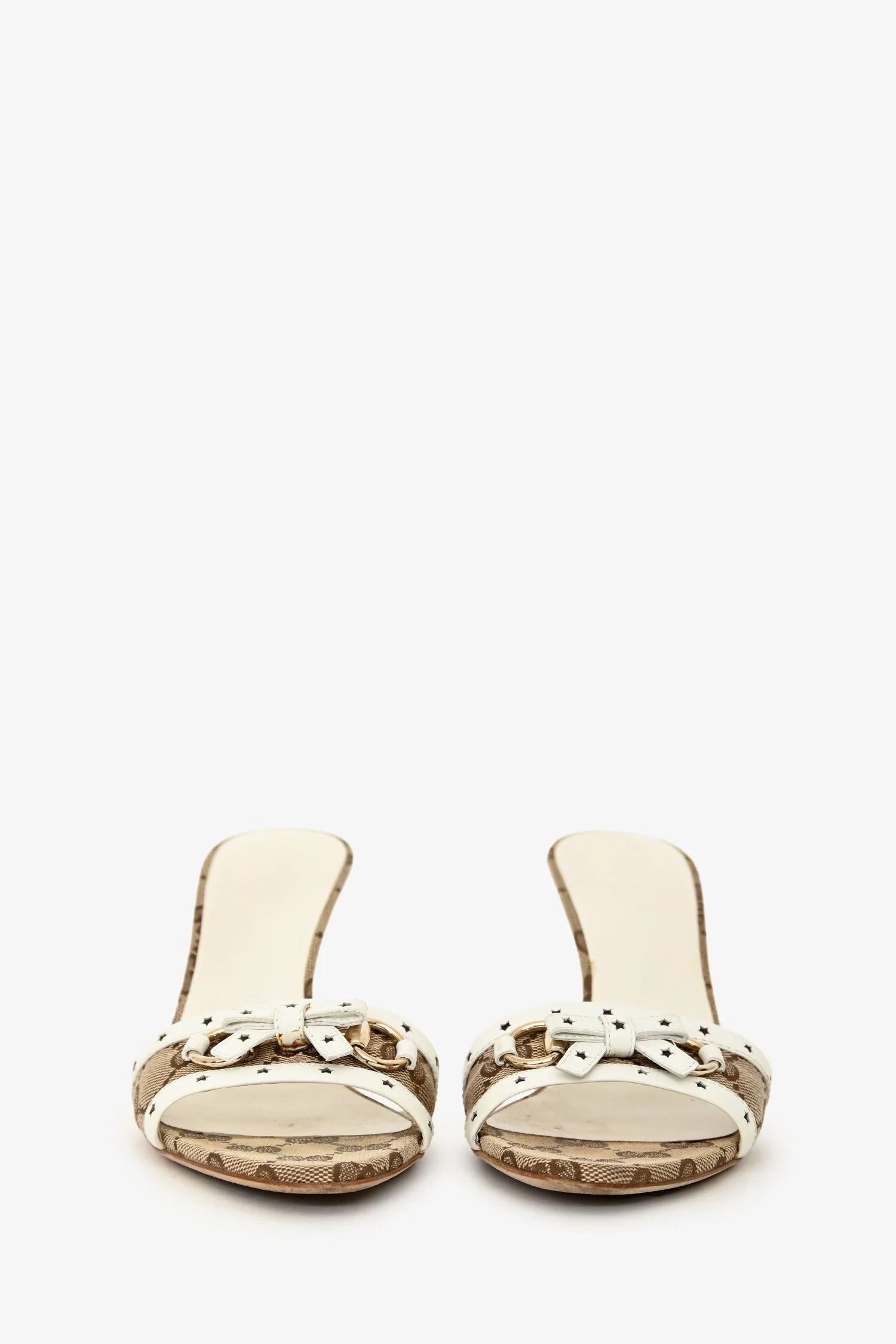 Gucci Beige GG Supreme Canvas White Leather Bow Heels Size 36.5 - Image 3