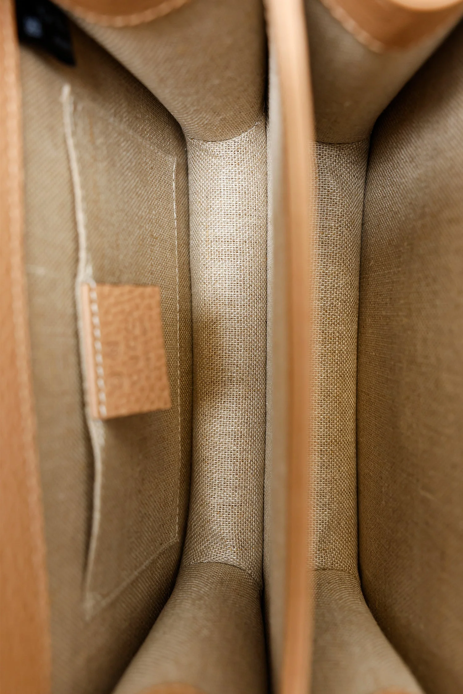 Gucci Beige Leather Interlocking G Small Dollar Crossbody Bag - Image 7