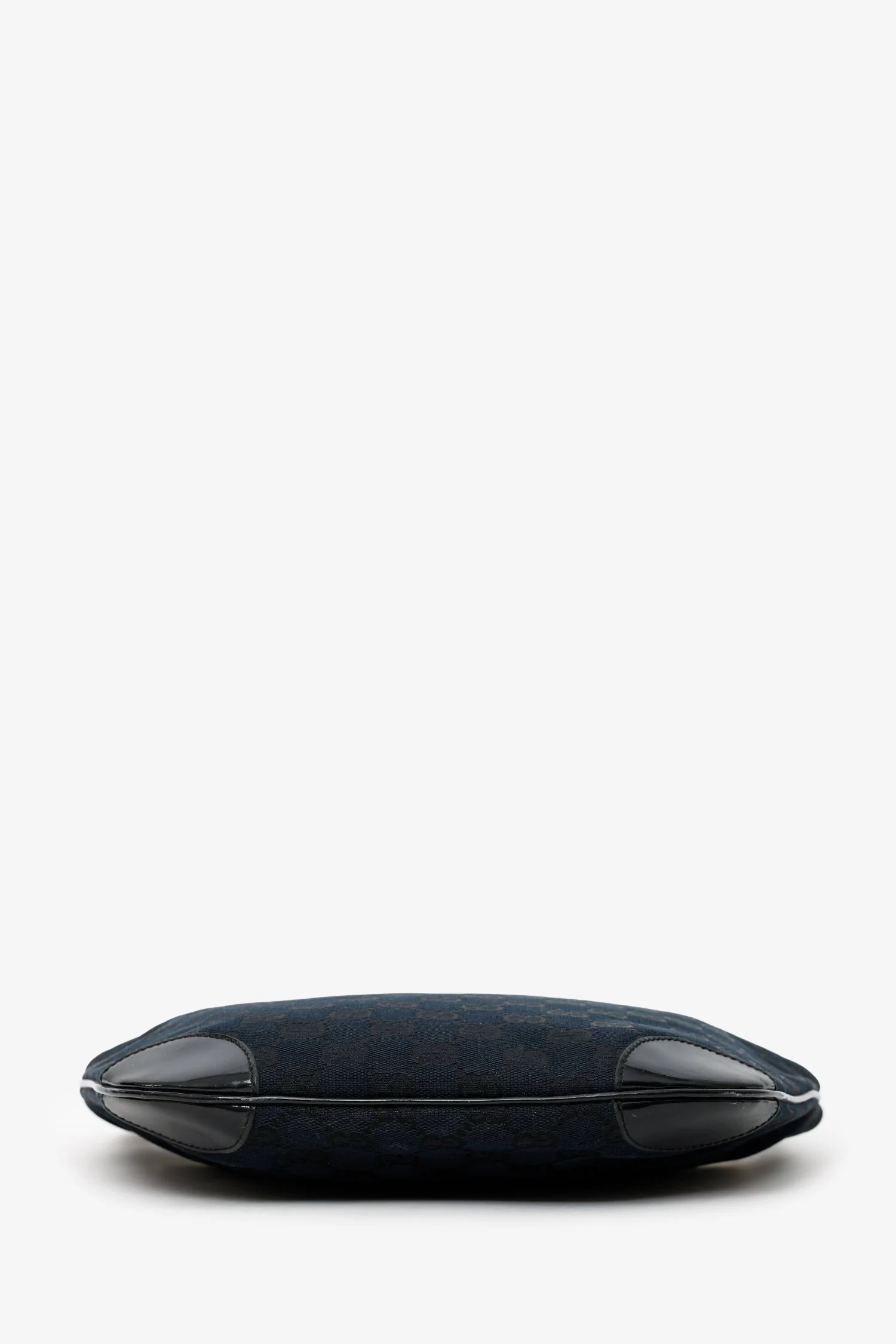 Gucci Black GG Canvas/Patent Leather Clip Hobo - Image 5