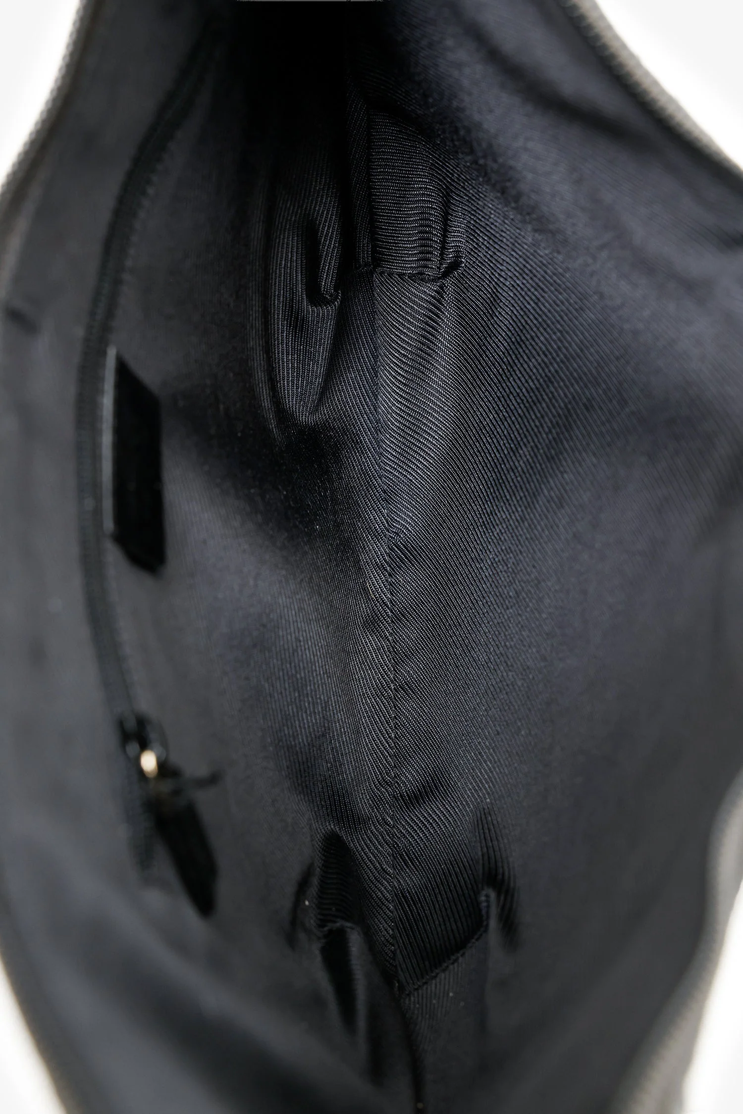 Gucci Black GG Canvas/Patent Leather Clip Hobo - Image 6