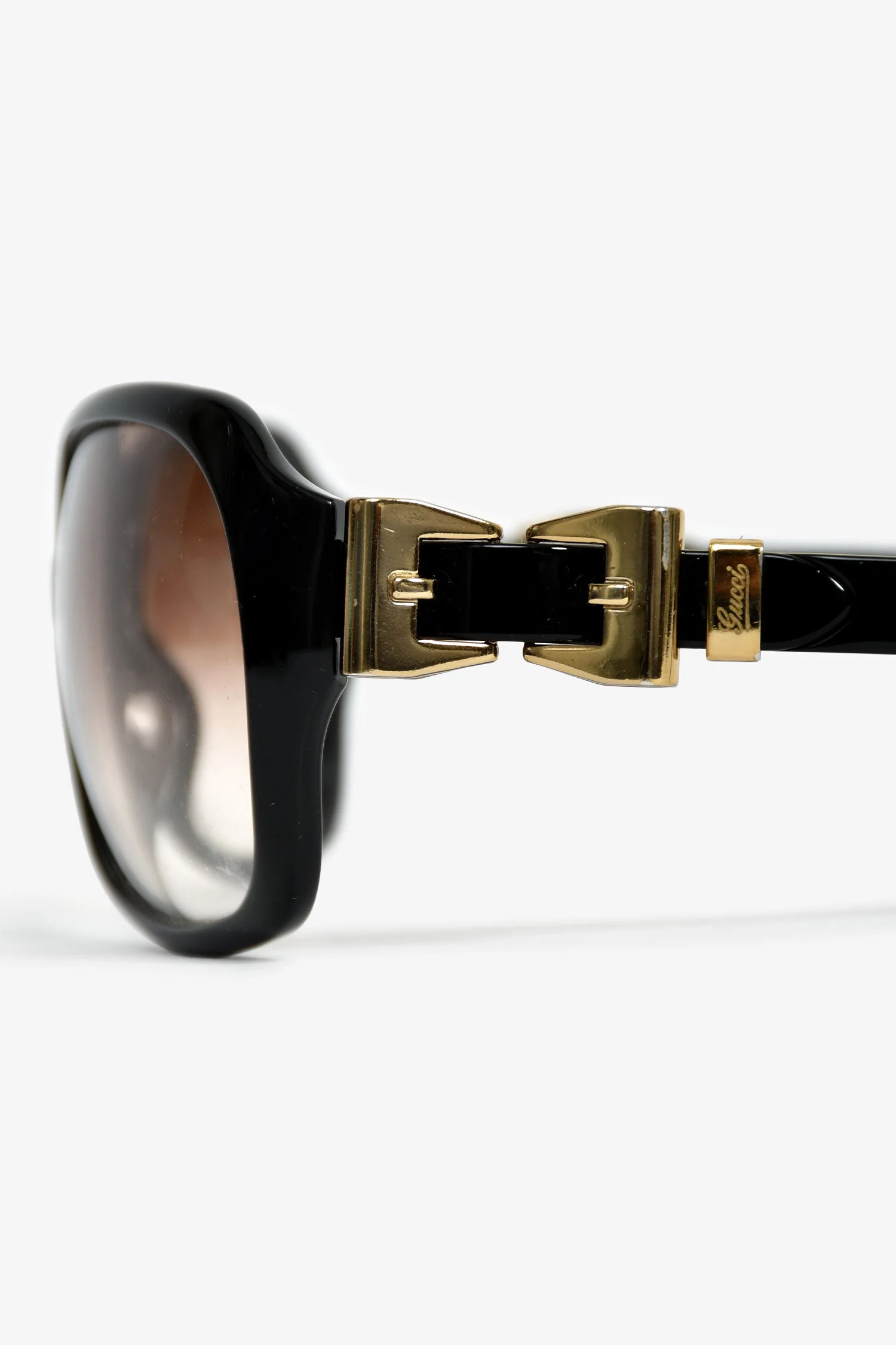 Gucci Black Gold Tone Buckle Detail Oversized Sunglasses - Image 4