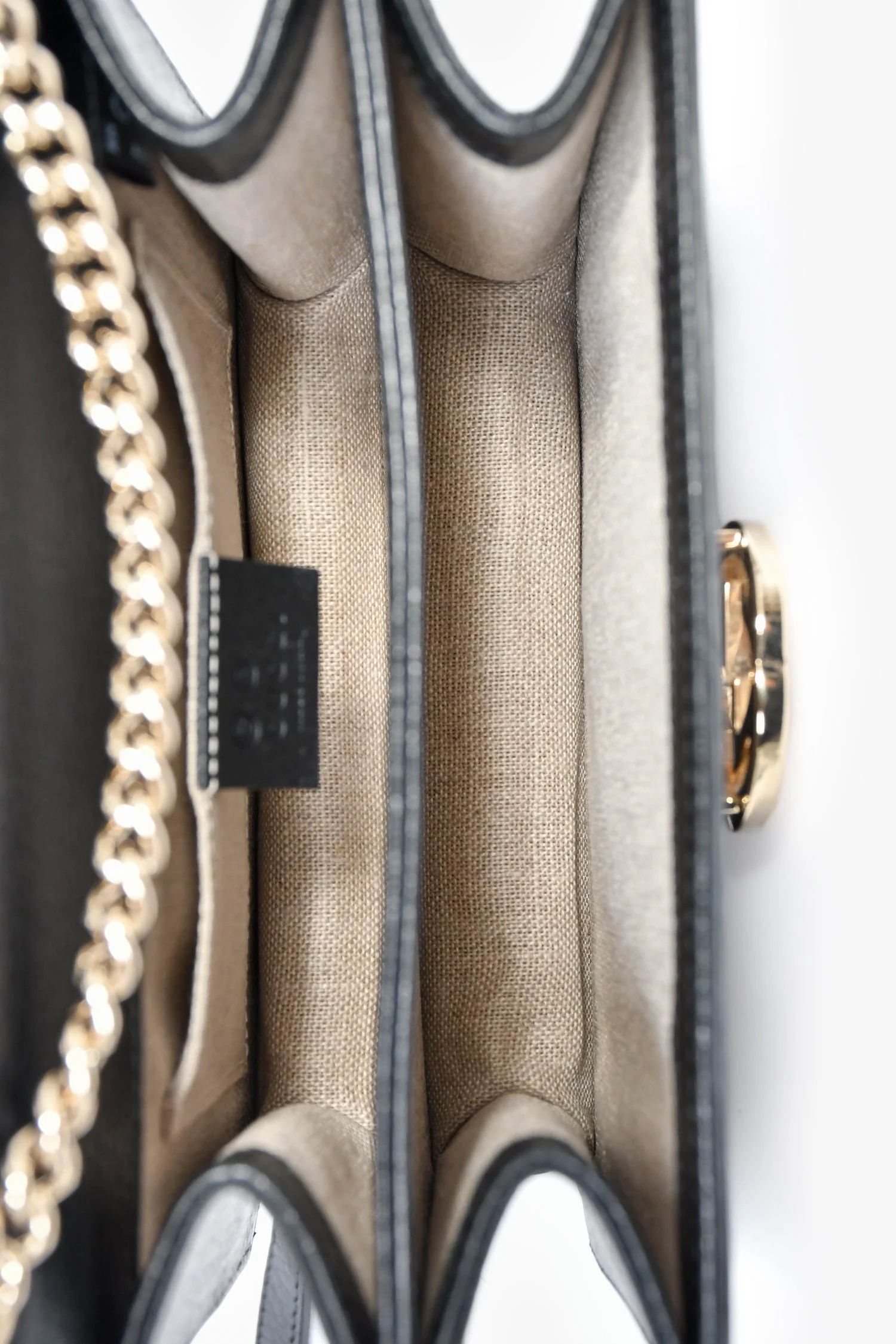 Gucci Black Leather GG Interlocking Small Chain Crossbody Bag - Image 6