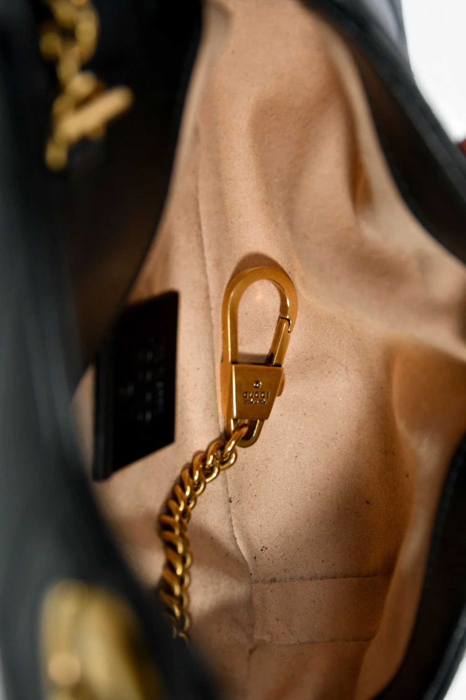 Gucci Black Leather GG Marmont Super Mini Crossbody Bag - Image 6