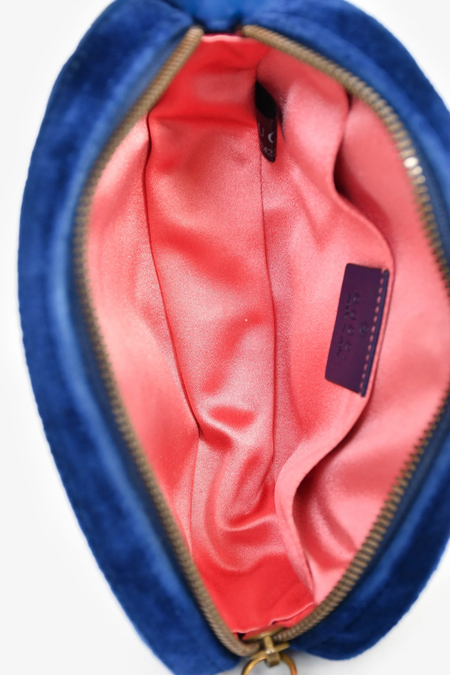 Gucci Blue Velvet Chevron Belt Bag - Image 6