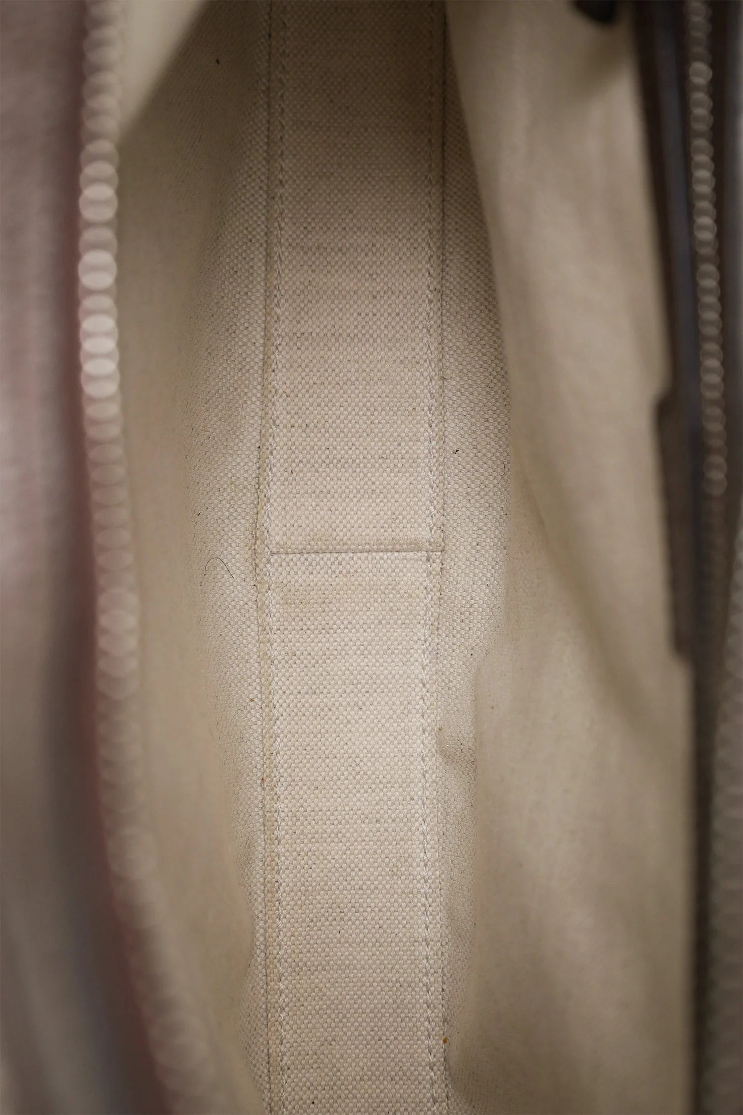 Gucci GG Canvas Supreme 'Attache' Medium Shoulder Bag With Two Straps - Image 9