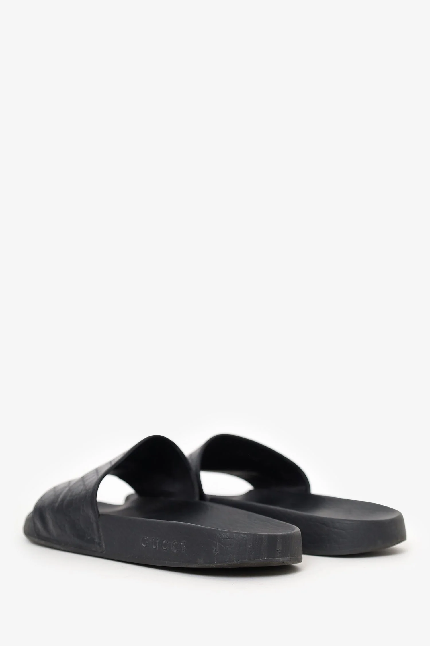 Gucci GG Embossed Rubber Pool Slides Size 9 Mens - Image 4