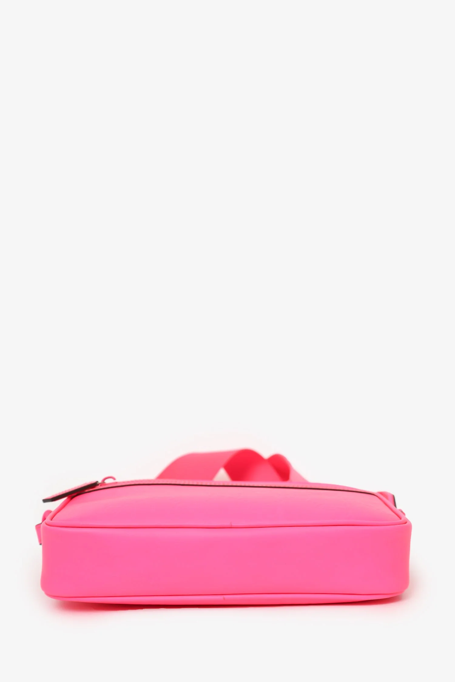 Gucci Neon Pink Rubber-Effect Crossbody Bag - Image 6