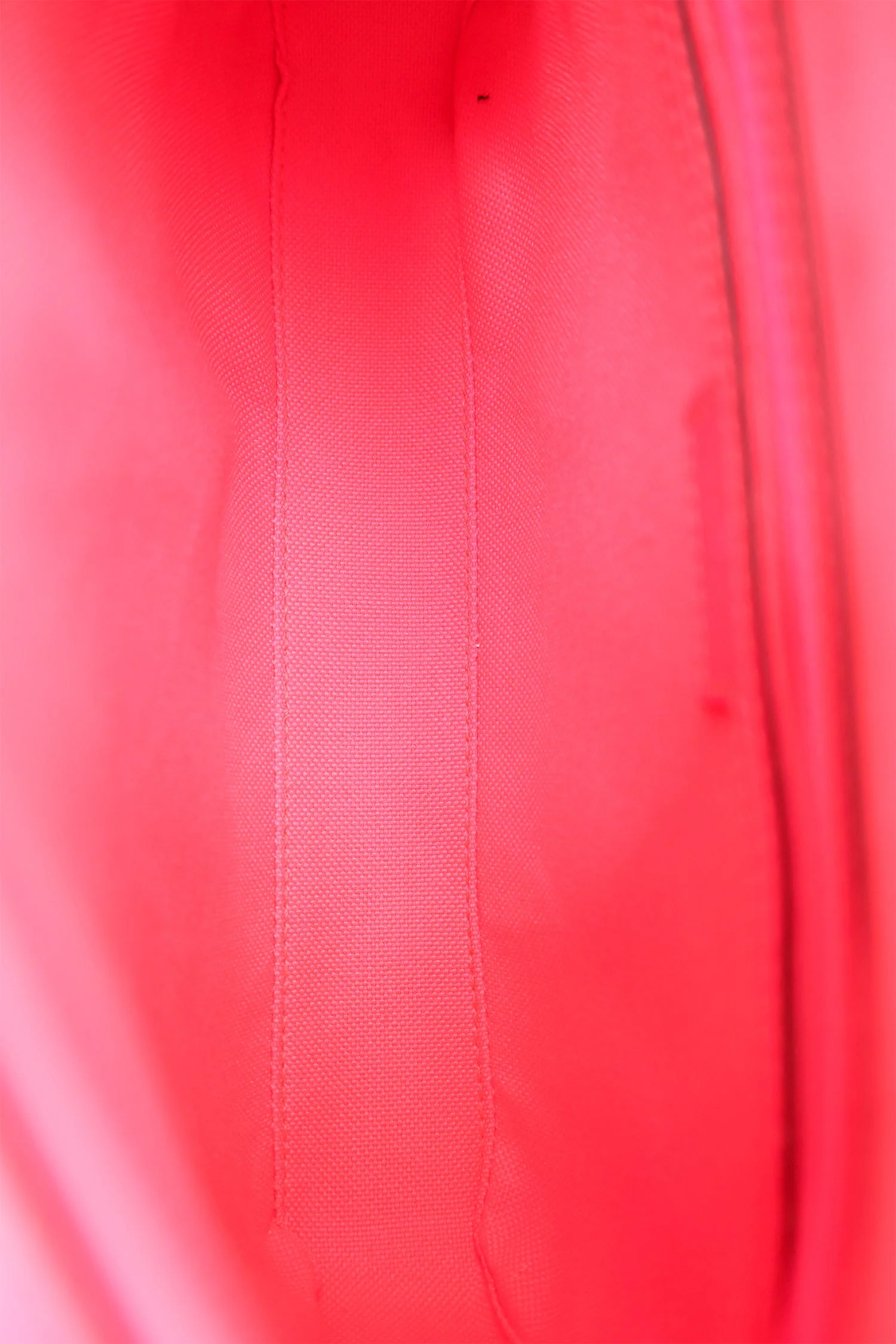Gucci Neon Pink Rubber-Effect Crossbody Bag - Image 8