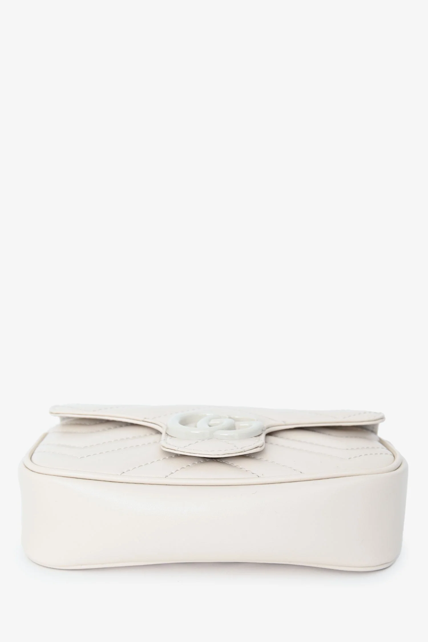 Gucci White Leather Chevron Quilted Super Mini GG Marmont Belt Bag - Image 5