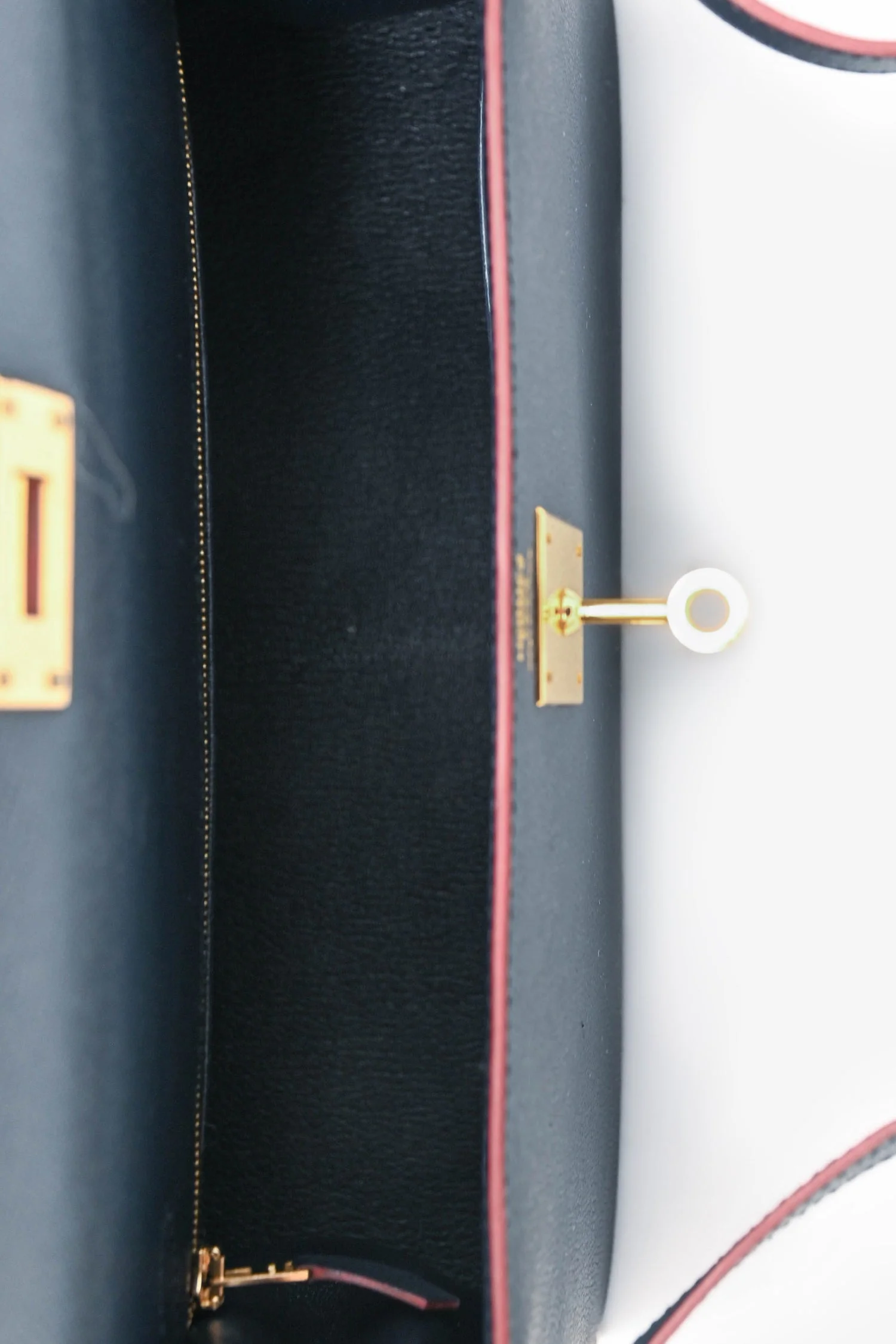 Hermès 2016 Blue Indigo/Rouge H Trim Epsom Leather Contour Sellier Kelly 32 with Strap GHW - Image 7