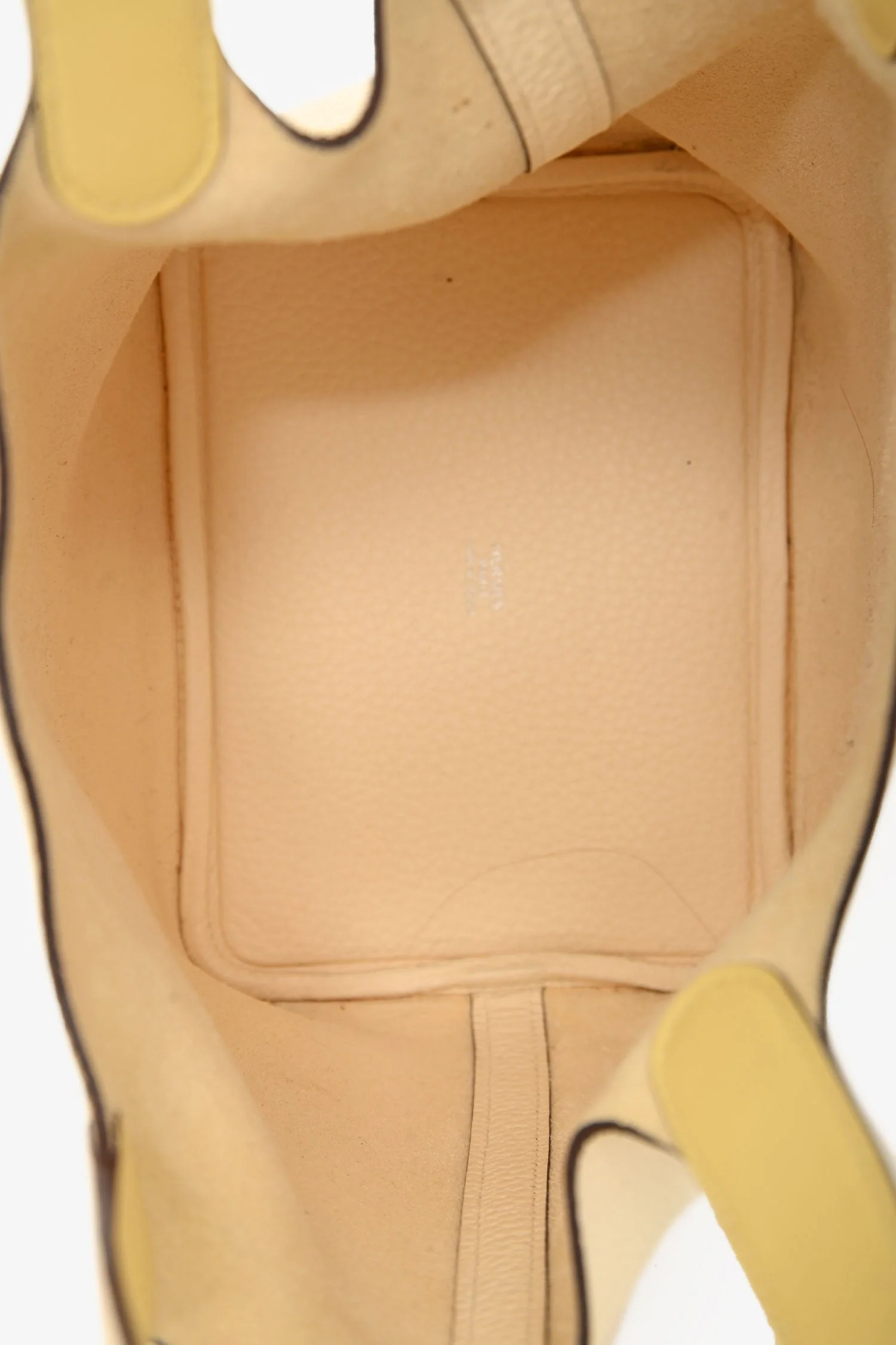 Hermès 2020 Light Yellow Clemence Leather Picotin 18 - Image 6