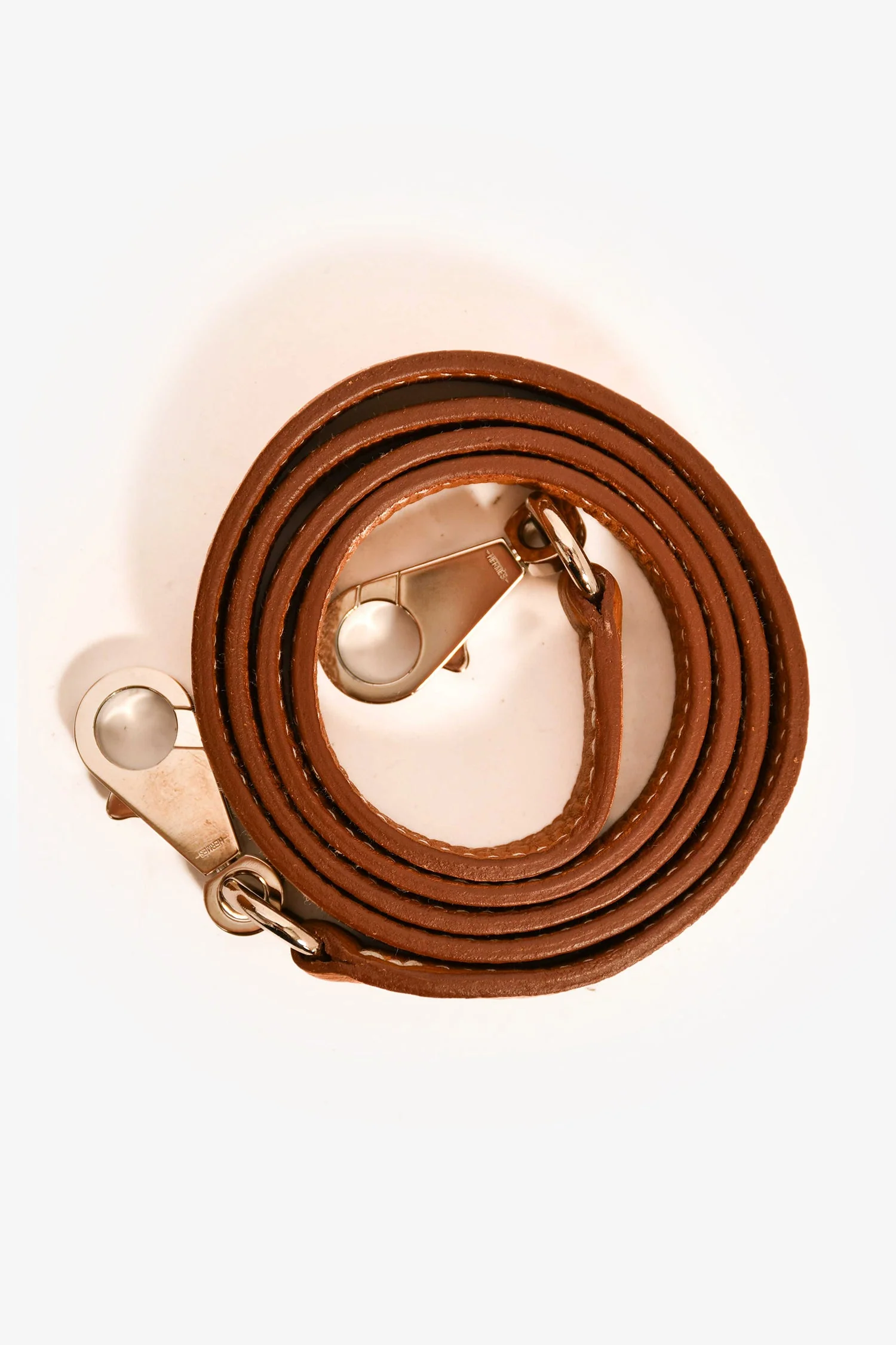 Hermès 2021 Gold Togo Leather Retourne Kelly 28 with Strap - Image 10