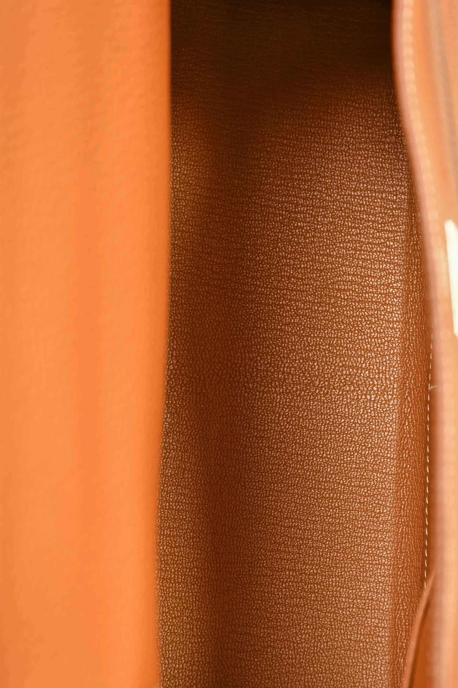 Hermès 2021 Gold Togo Leather Retourne Kelly 28 with Strap - Image 8
