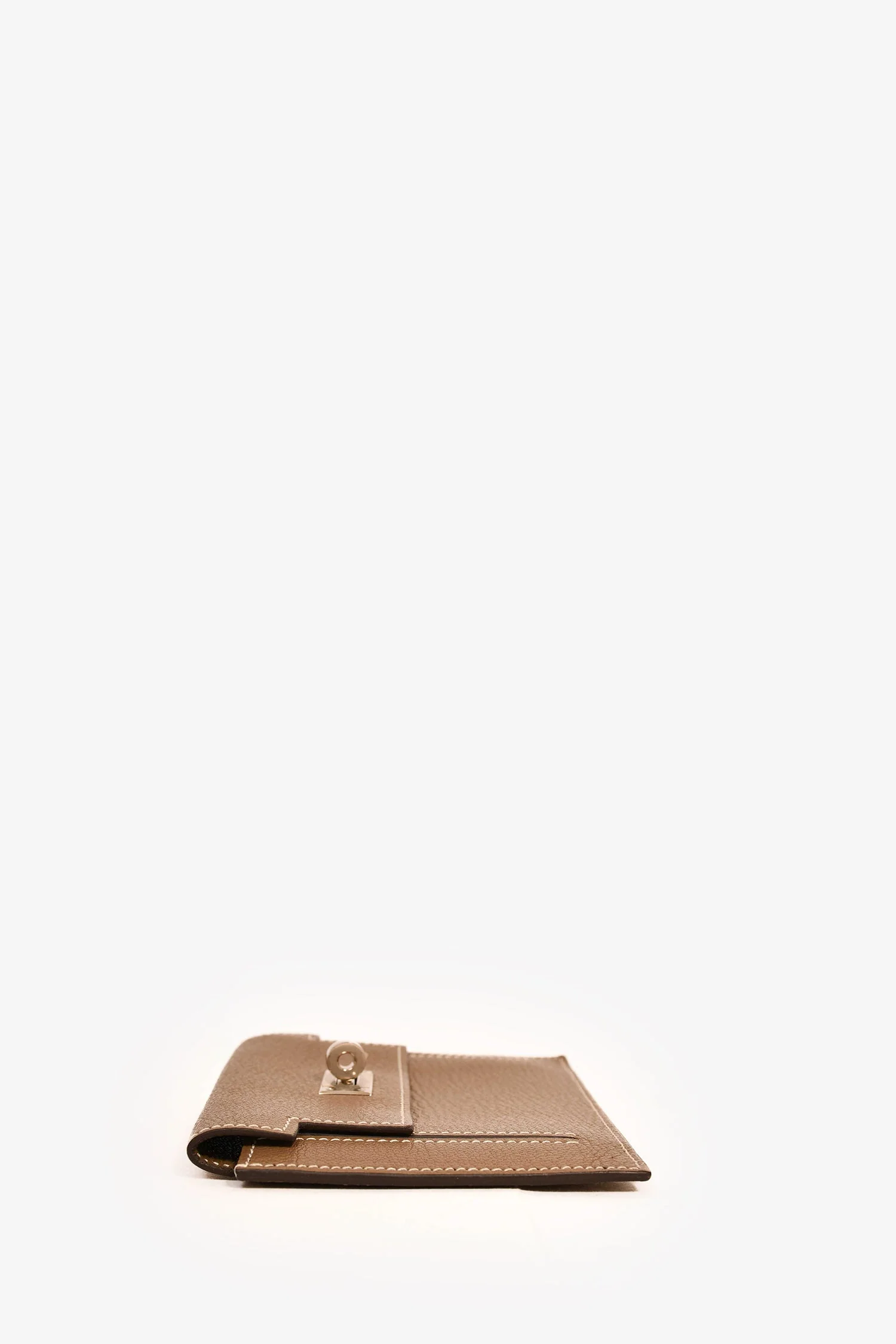 Hermès 2022 Etoupe Leather Mysore Goatskin Kelly Pocket Compact Wallet - Image 3