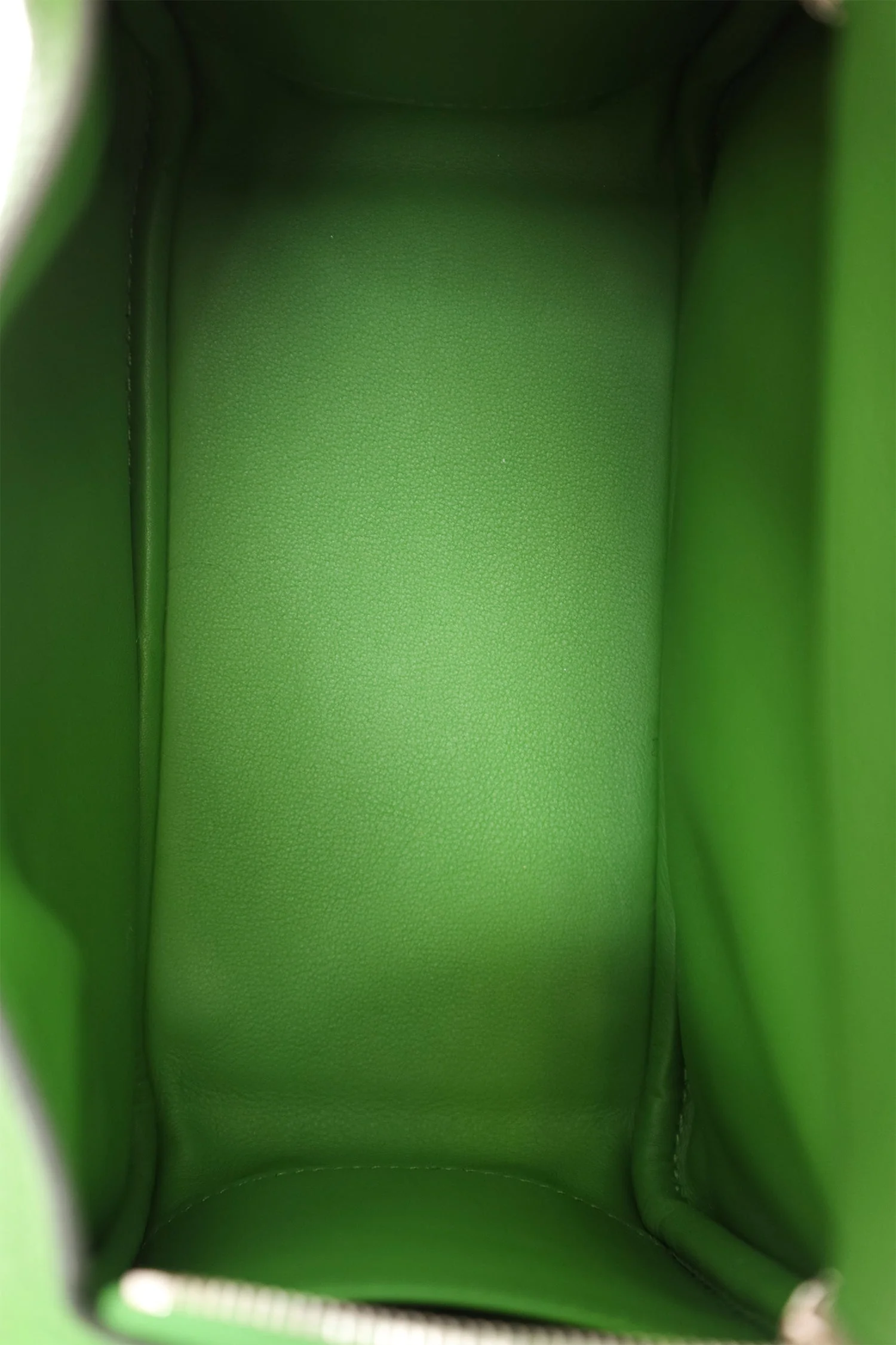 Hermès 2024 A9 Vert Yucca Clemence Mini Lindy 20 - Image 8