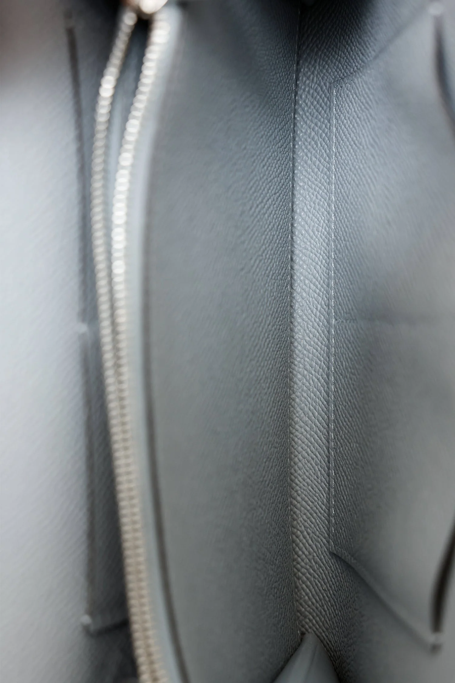 Hermès 2025 Gris Pantin Epsom Leather Kelly To Go - Image 7