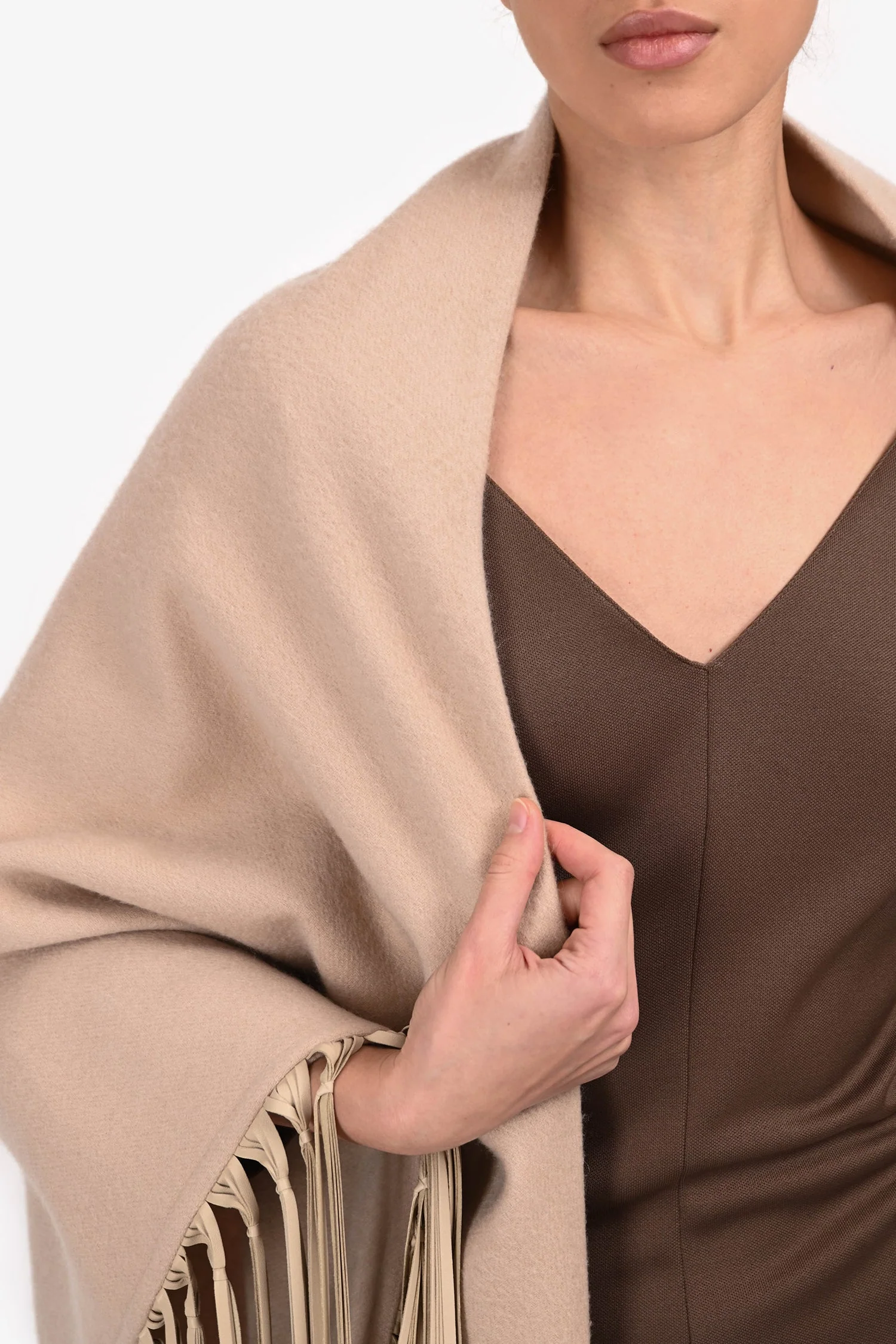 Hermès Beige Cashmere Leather Fringe Shawl One Size - Image 2