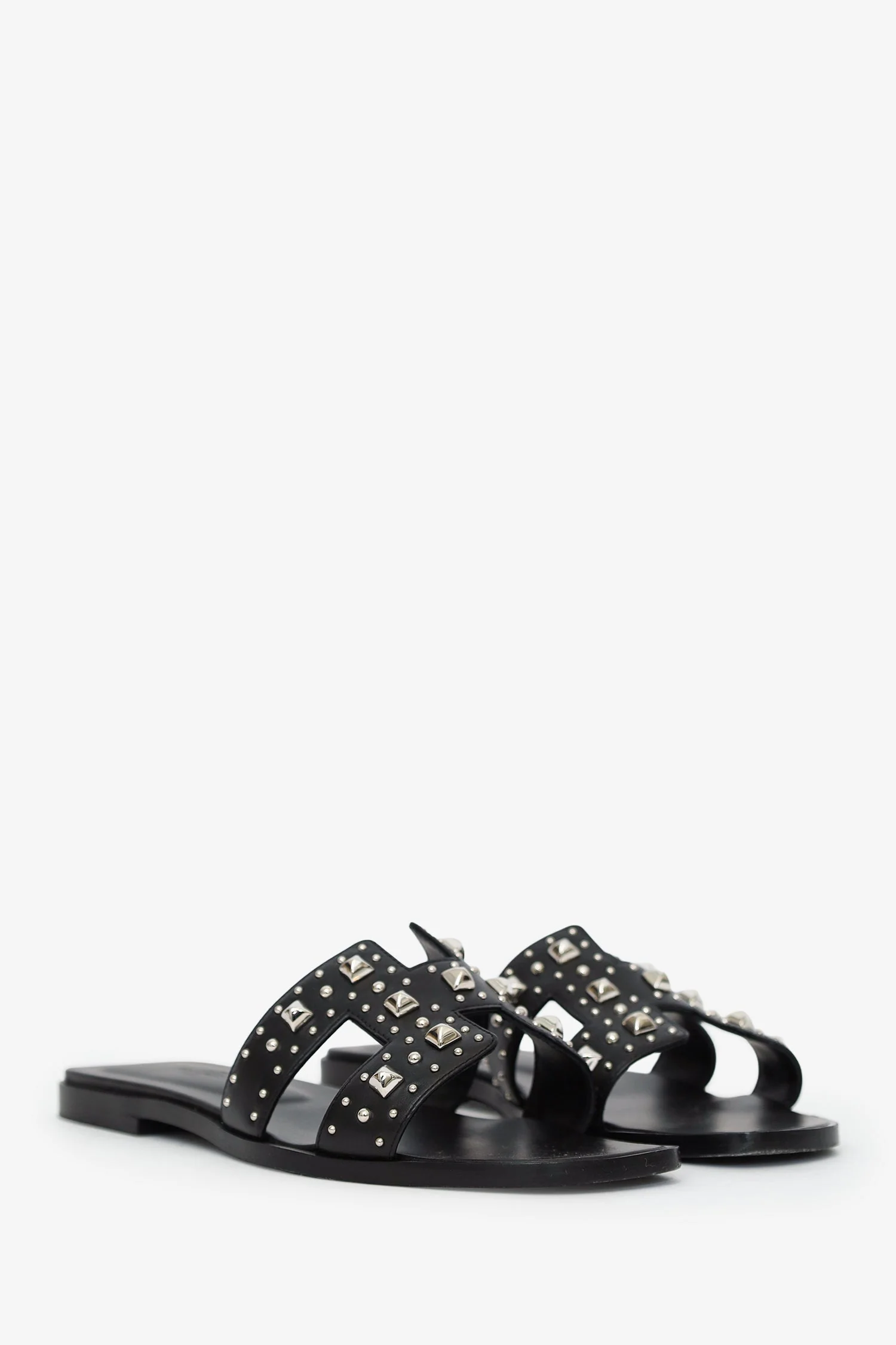 Hermès Black Leater Studded Oran Sandals Size 38 - Image 2