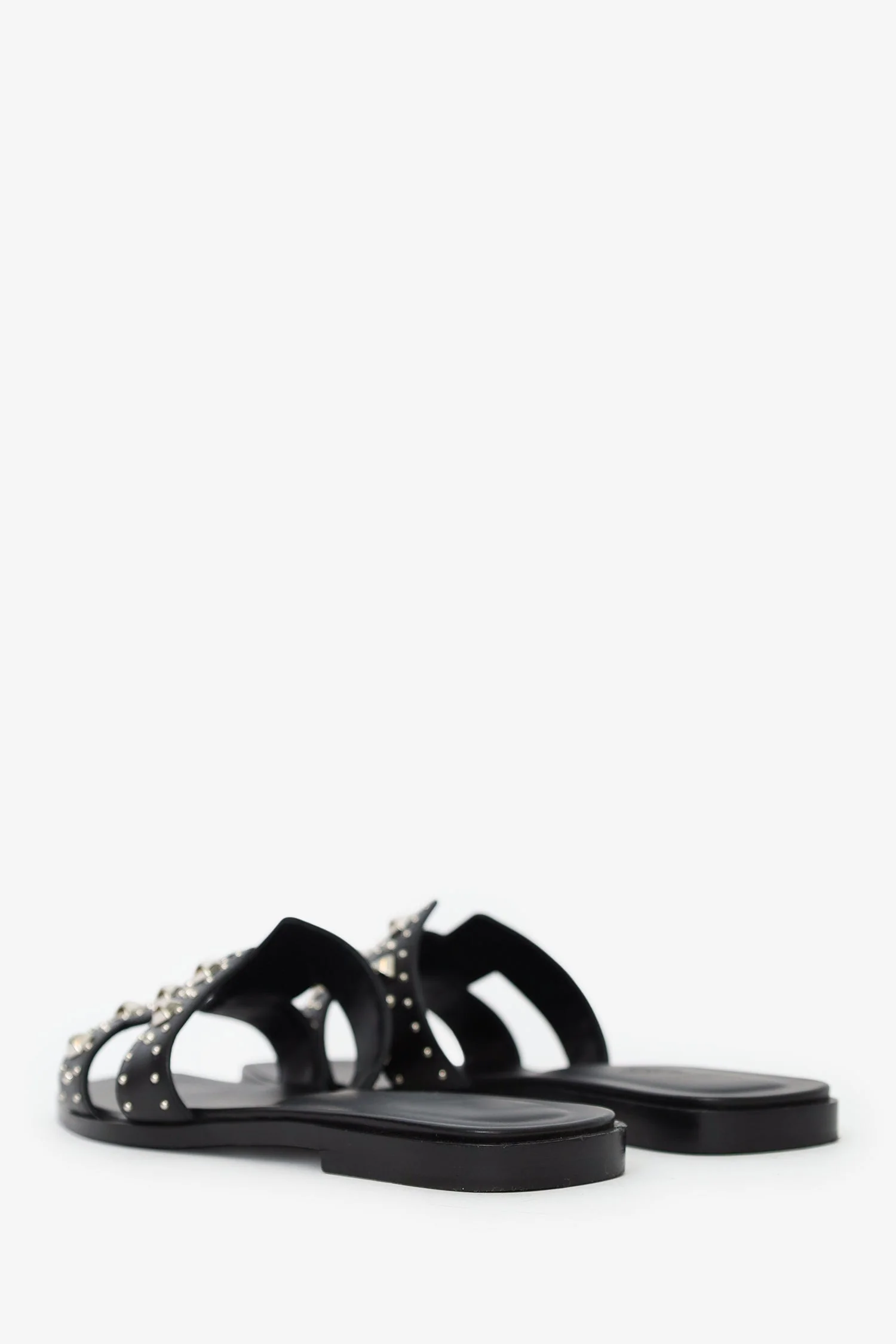 Hermès Black Leater Studded Oran Sandals Size 38 - Image 4