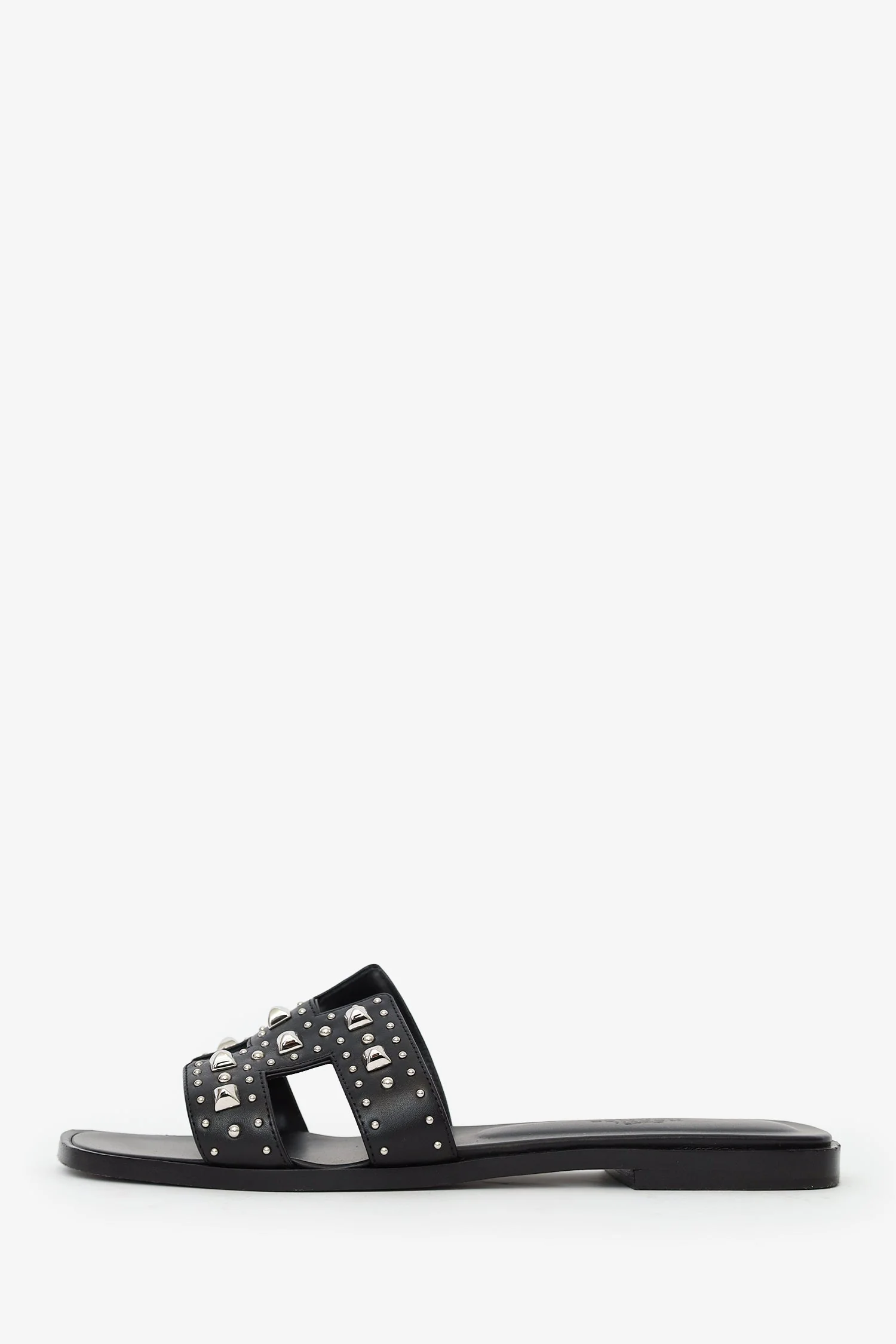 Hermès Black Leater Studded Oran Sandals Size 38 - Image 5