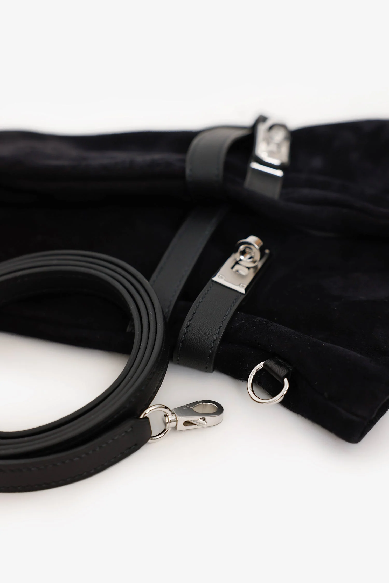 Hermès Black Suede Jade Gloves With Strap - Image 4